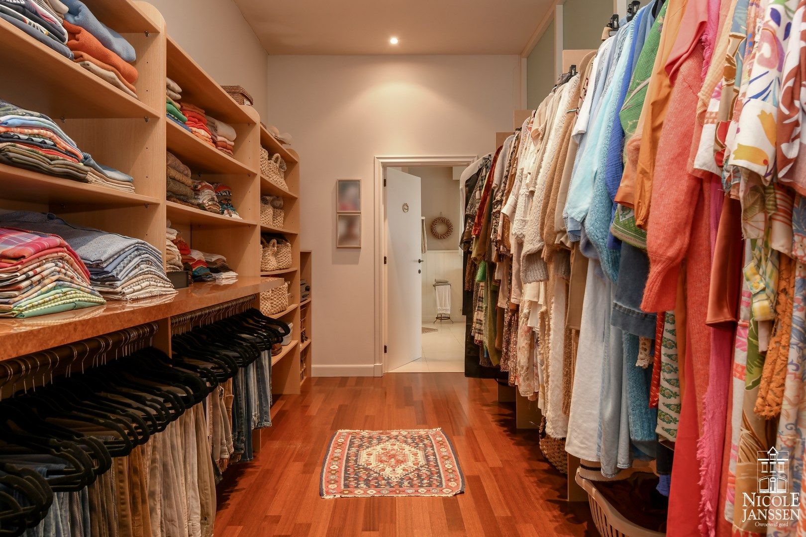 Verrassend ruime woning met bijgebouw en mooie tuin met zwembad foto 16