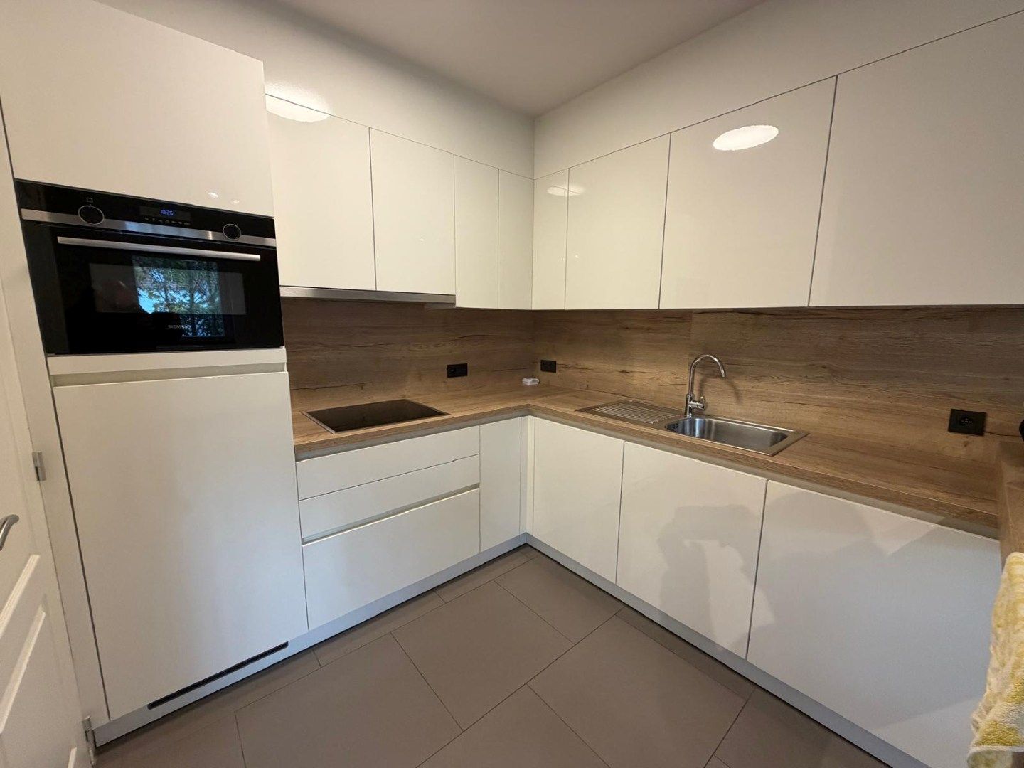 Duplexappartement met 2 slaapkamers, terras en autostaanplaats foto 4