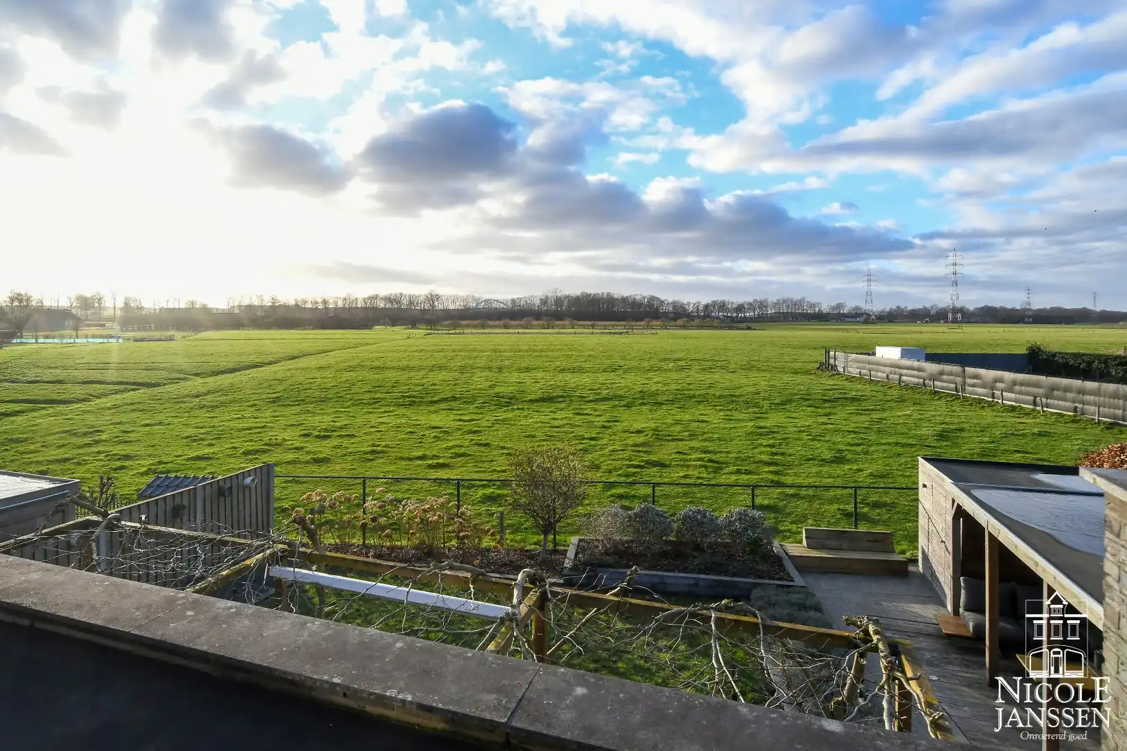 Energiezuinig modern huis met fantastisch vrij uitzicht foto 3