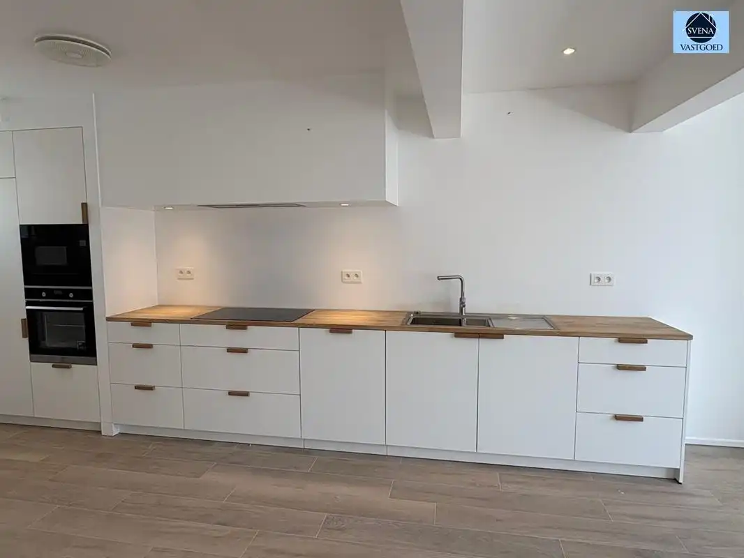 GERENOVEERD APPARTEMENT MET 2 SLAAPKAMERS foto 2