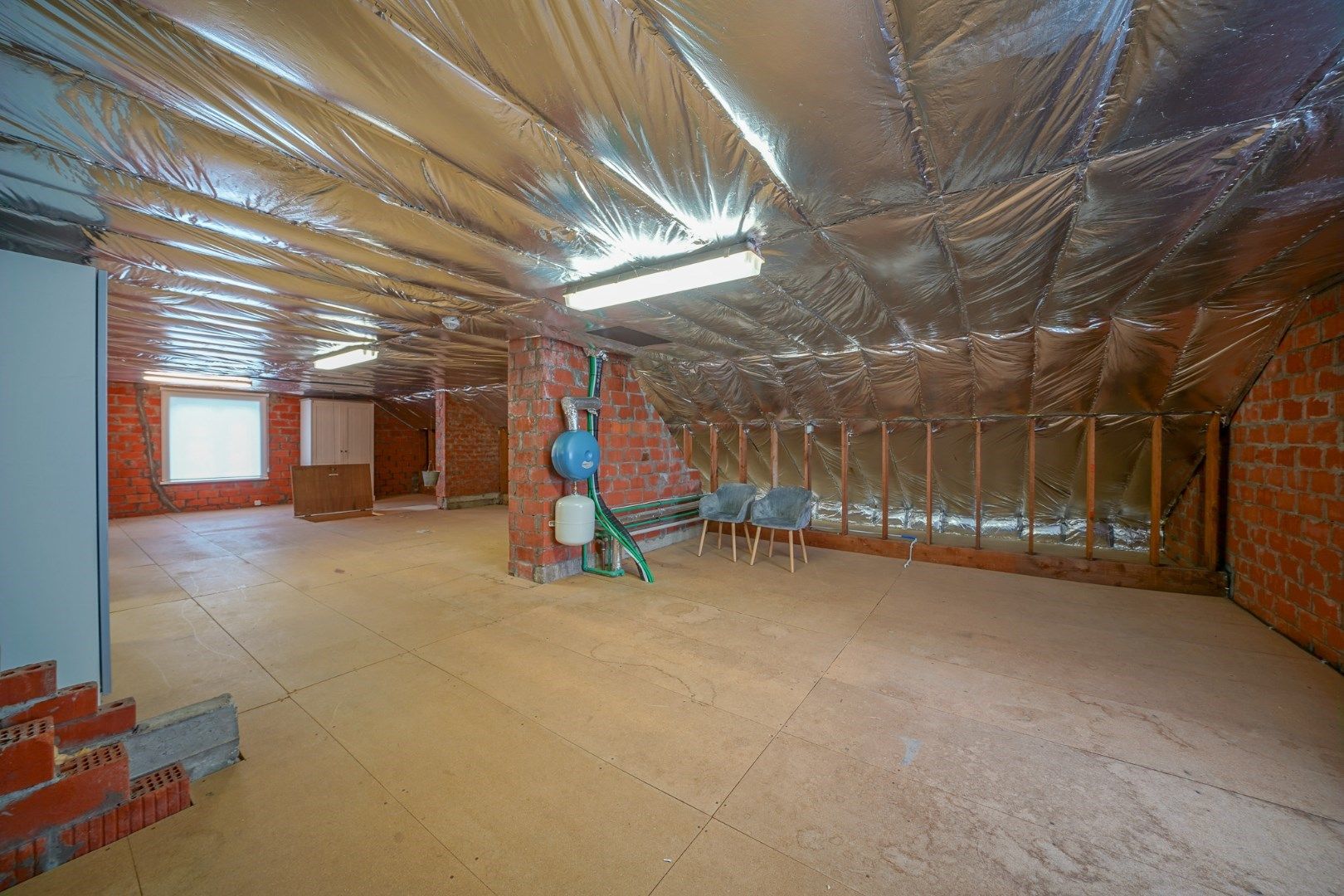 Instapklare laagbouwvilla met 305 m² woonoppervlakte en prachtig aangelegde tuin foto 31