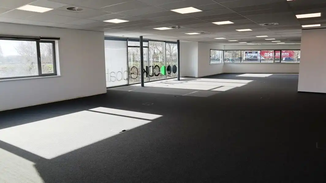 Strategisch gelegen eigentijdse kantoren te huur in Merelbeke-Melle foto 11