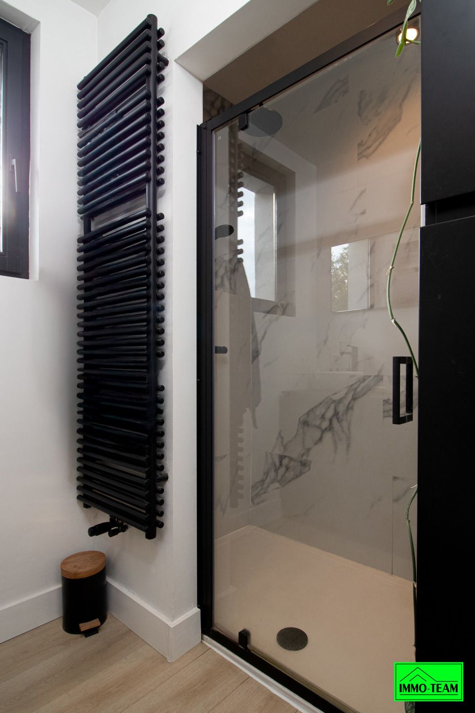 Volledig gerenoveerde instapklare woning nabij centrum Aalst foto 11