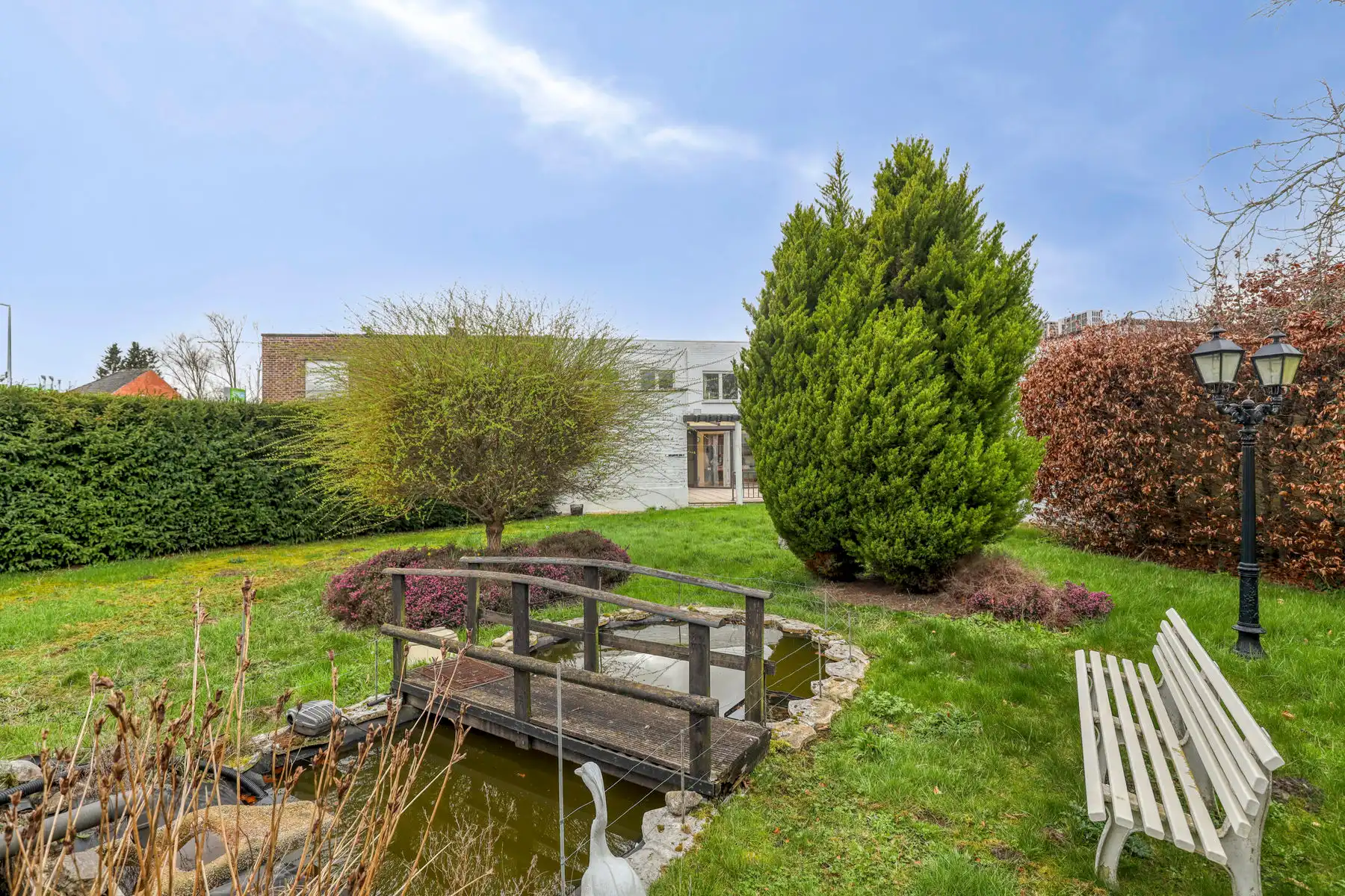 Leemans Immobiliën biedt u deze solide en ruime woning aan op een uitstekende en centrale ligging in Denderleeuw. foto 25