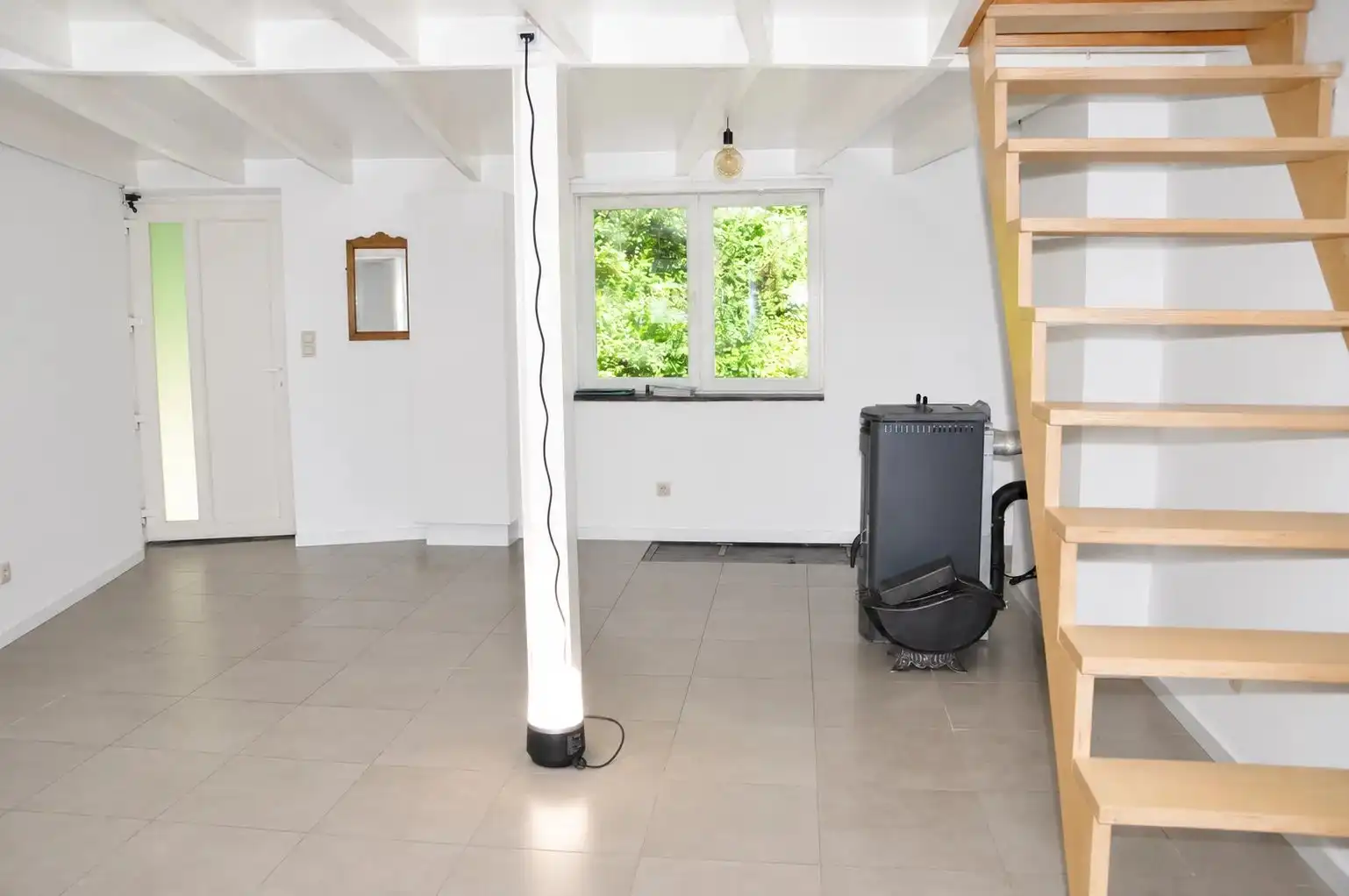 GEZELLIGE WONING MET 2 RUIME SLPK'S OP EEN RUSTIGE LOCATIE IN  BORGLOON foto 5