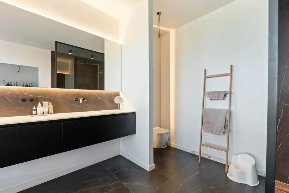 UNIEKE LUXUEUZE VILLA OP EEN PRACHTIG PERCEEL VAN 28A50CA IN SINT-TRUIDEN foto 39