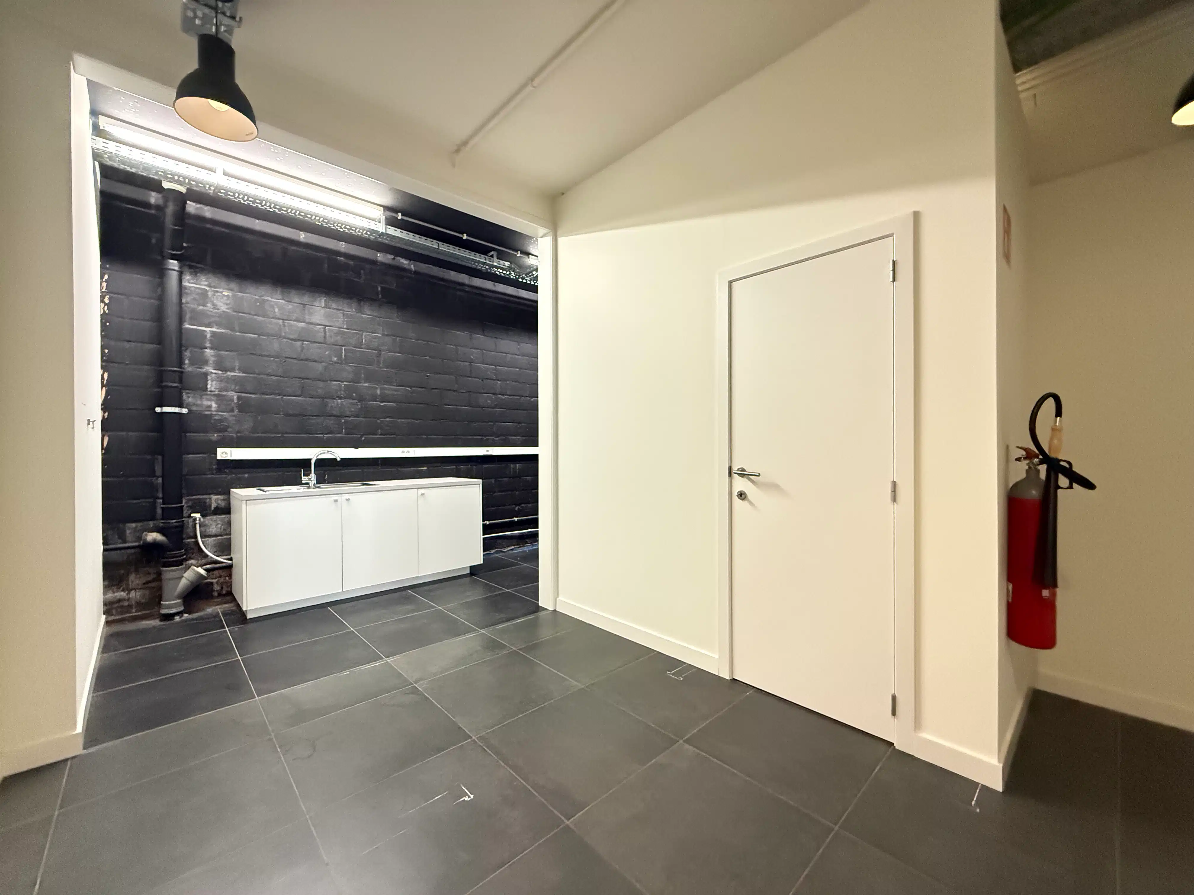 Handelsgelijkvloers 250 m² foto 10