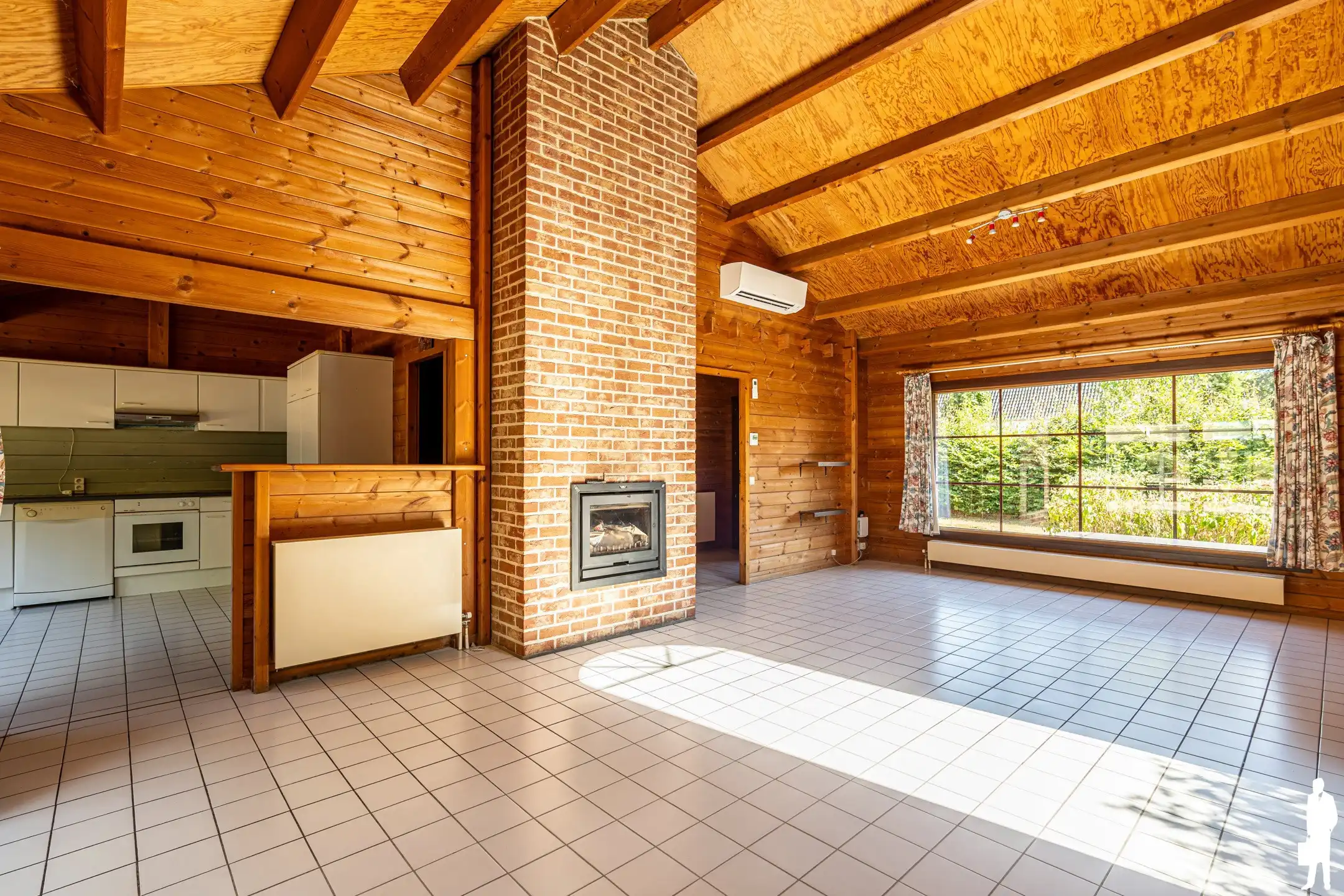 Vrijstaande laagbouwwoning op een perceel van 2.448 m² foto 10