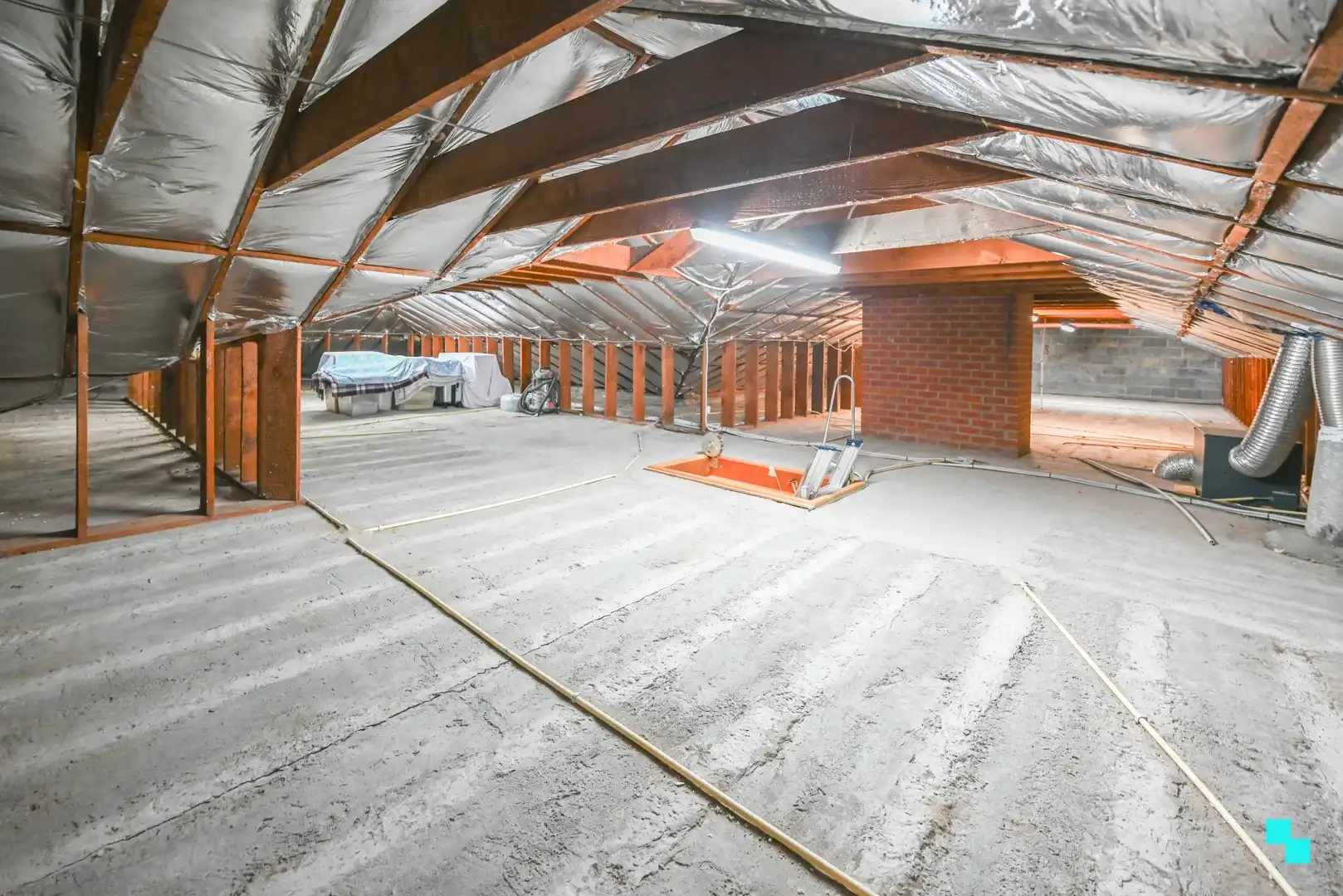 Ruime bungalow nabij centrum van Oostrozebeke foto 21
