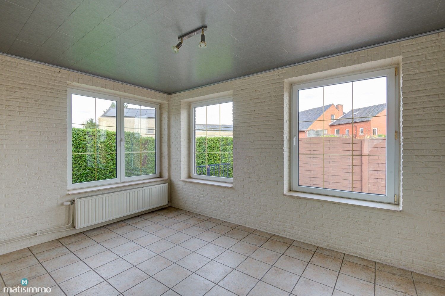 UITZONDERLIJK RUIME WONING MET 5 SLAAPKAMERS EN ONDERHOUDSVRIENDELIJKE TUIN TE MOPERTINGEN foto 10