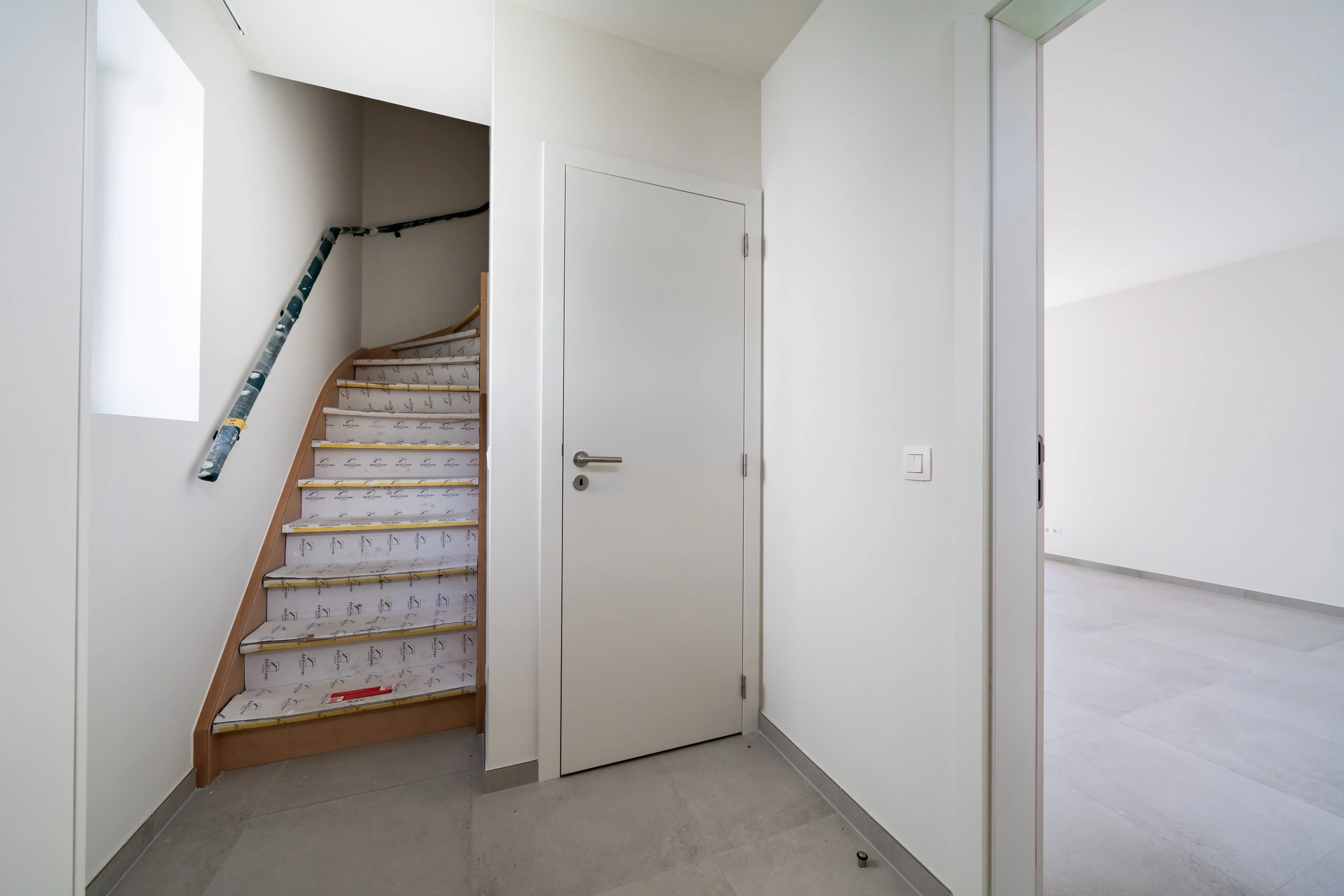 Vrijstaande nieuwbouwwoning met 3 slaapkamers en tuin foto 2