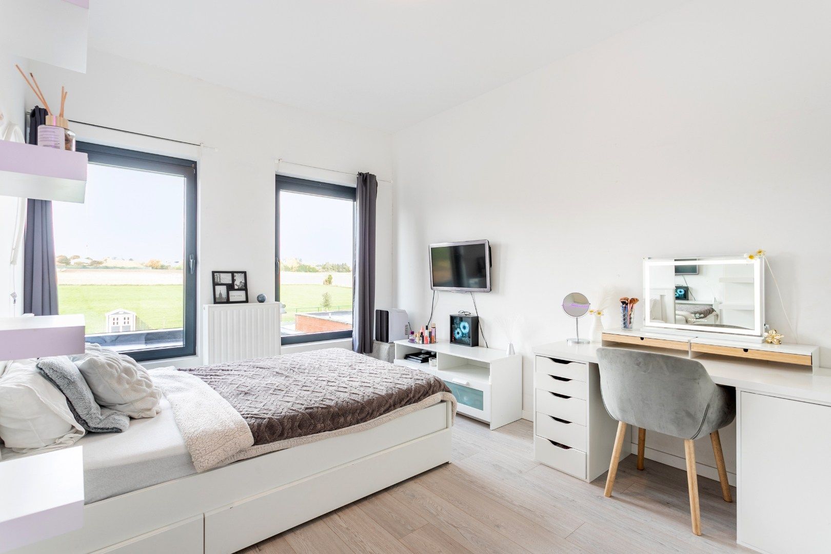 Instapklare woning met 4 slpk, tuin en parking foto 15