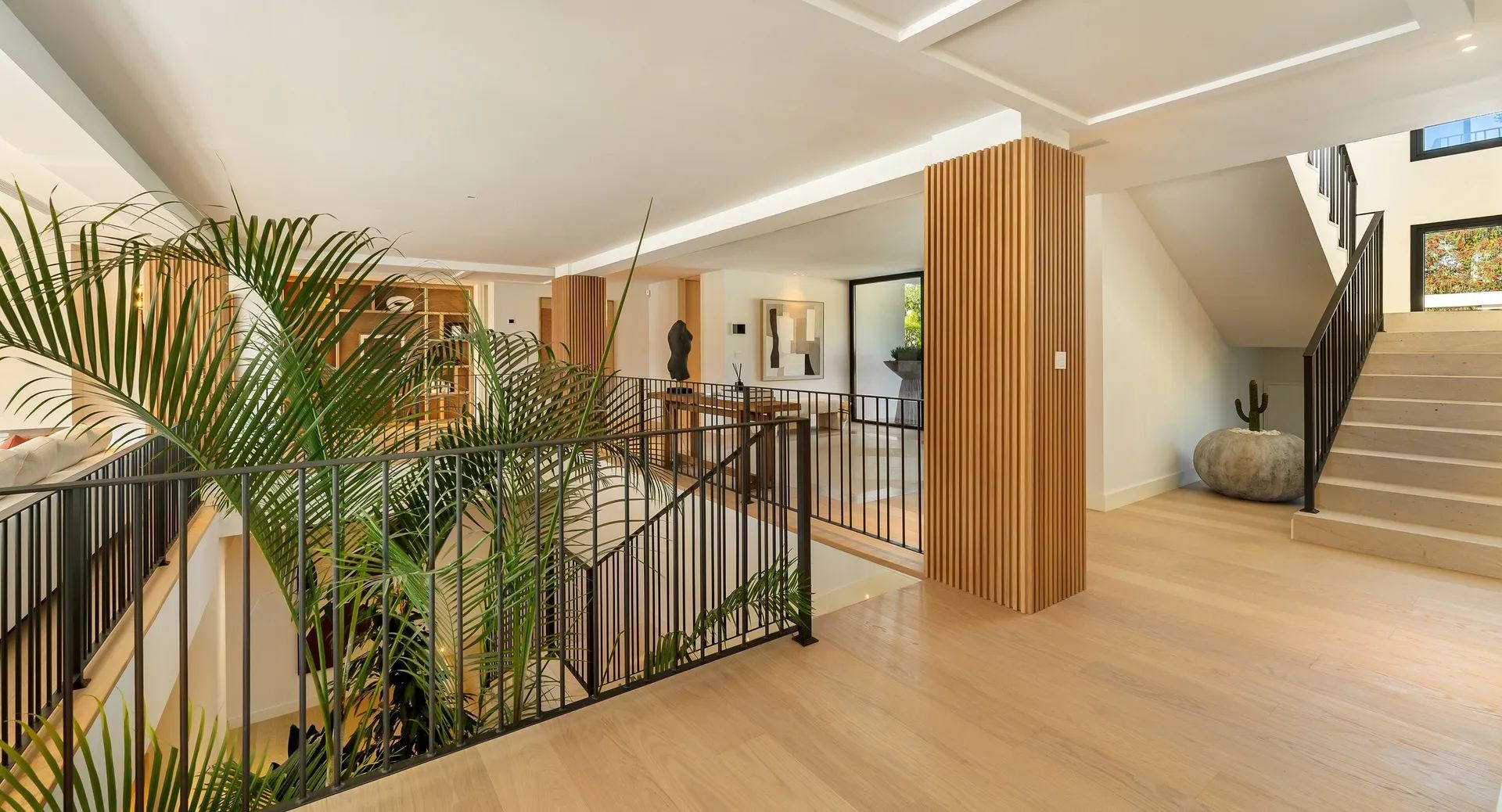 Pure perfectie in Nueva Andalucía: unieke villa met hoogwaardige afwerking foto 36