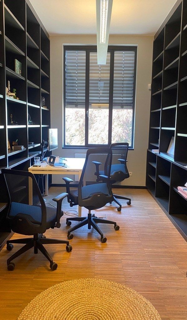 Gemeubelde kantoren in statig herenhuis aan R40 in Gent foto 4