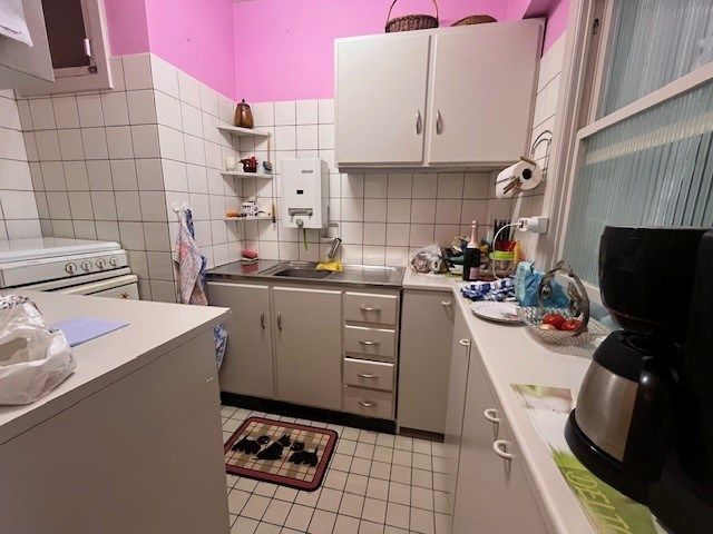 Te renoveren studio met zeer ruim balkon met zijdelings zeezicht. foto 4