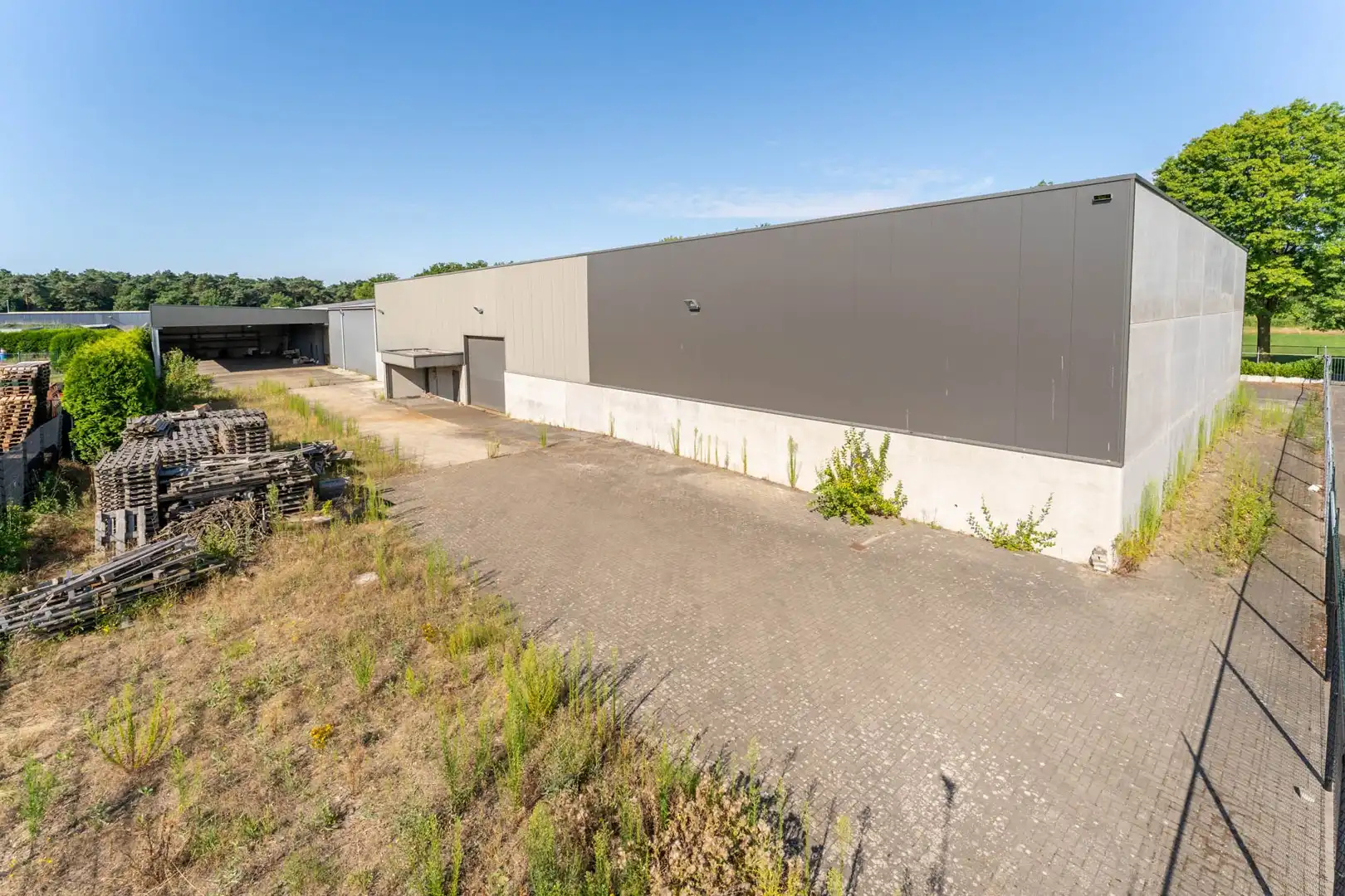 Bedrijfsgebouw met woonst te huur foto 5