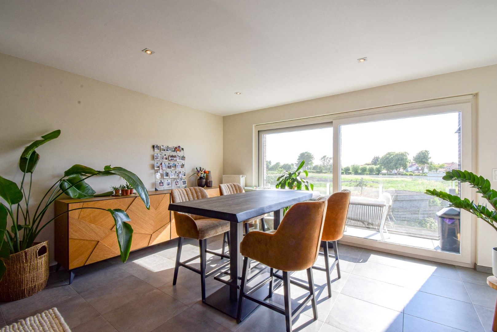 Instapklaar appartement met twee slaapkamers en prachtig zonneterras te Leffinge foto 2