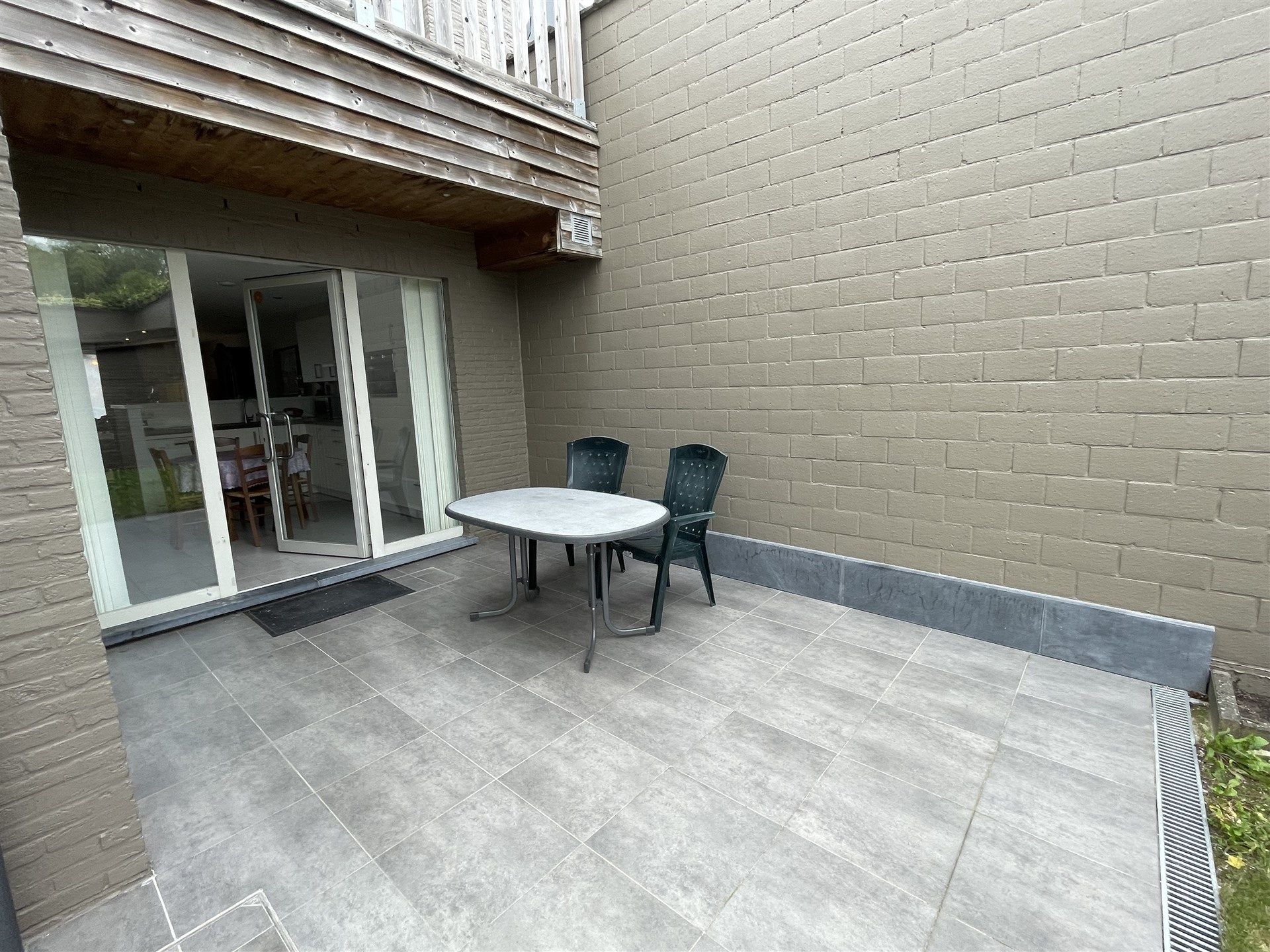 Mooi en centraal gelegen ruim gelijkvloers appartement met terras en tuintje. foto 13