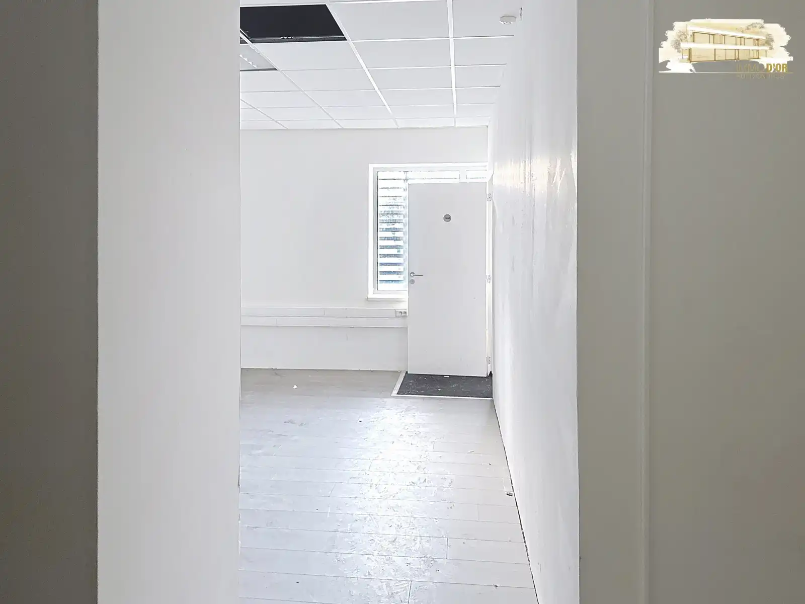 Ruime polyvalente kantoorruimte op topligging in Schoten foto 11