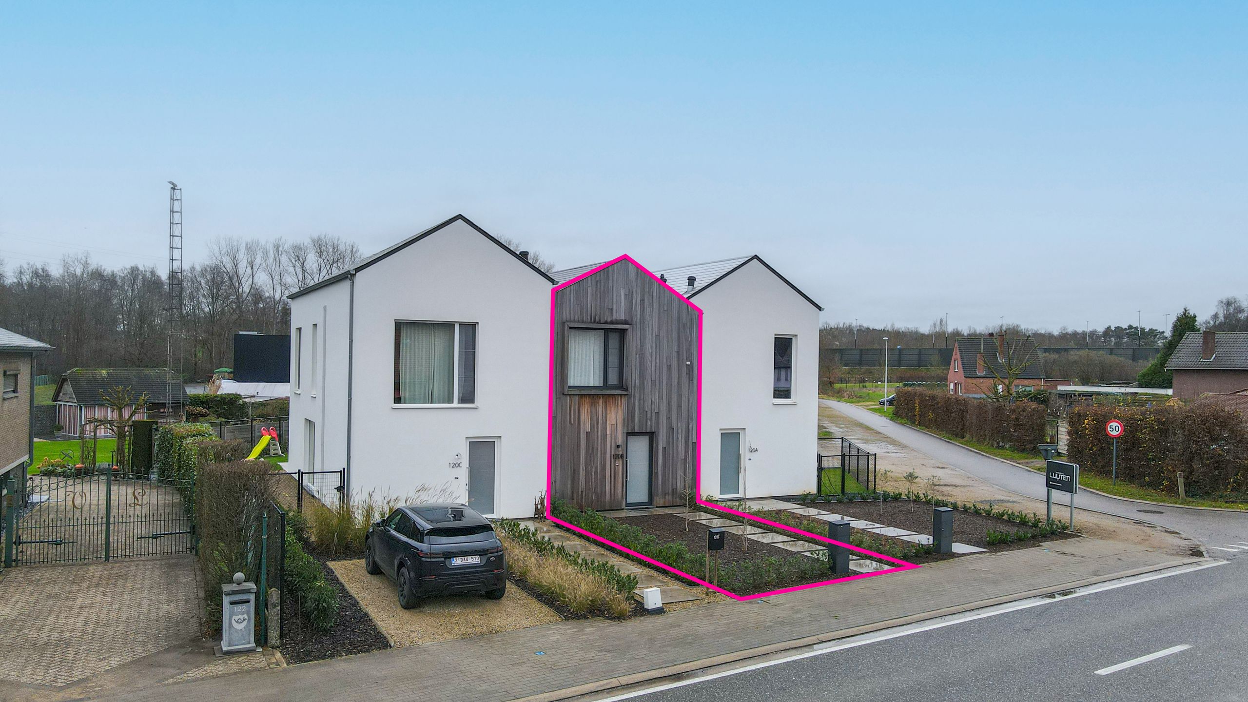 Centraal gelegen instapklare nieuwbouw met 3 slpk en carport! foto 31