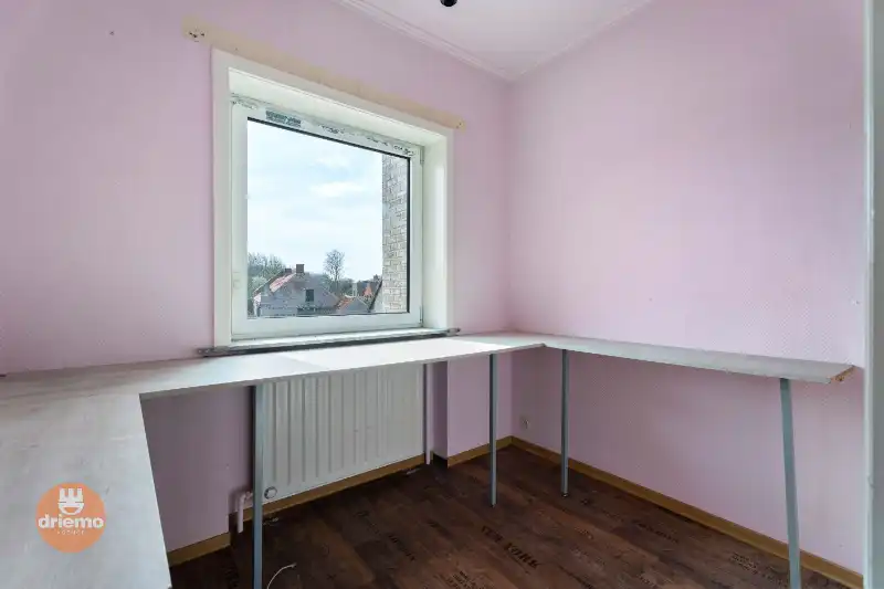 Ruime woning met handelspand foto 6