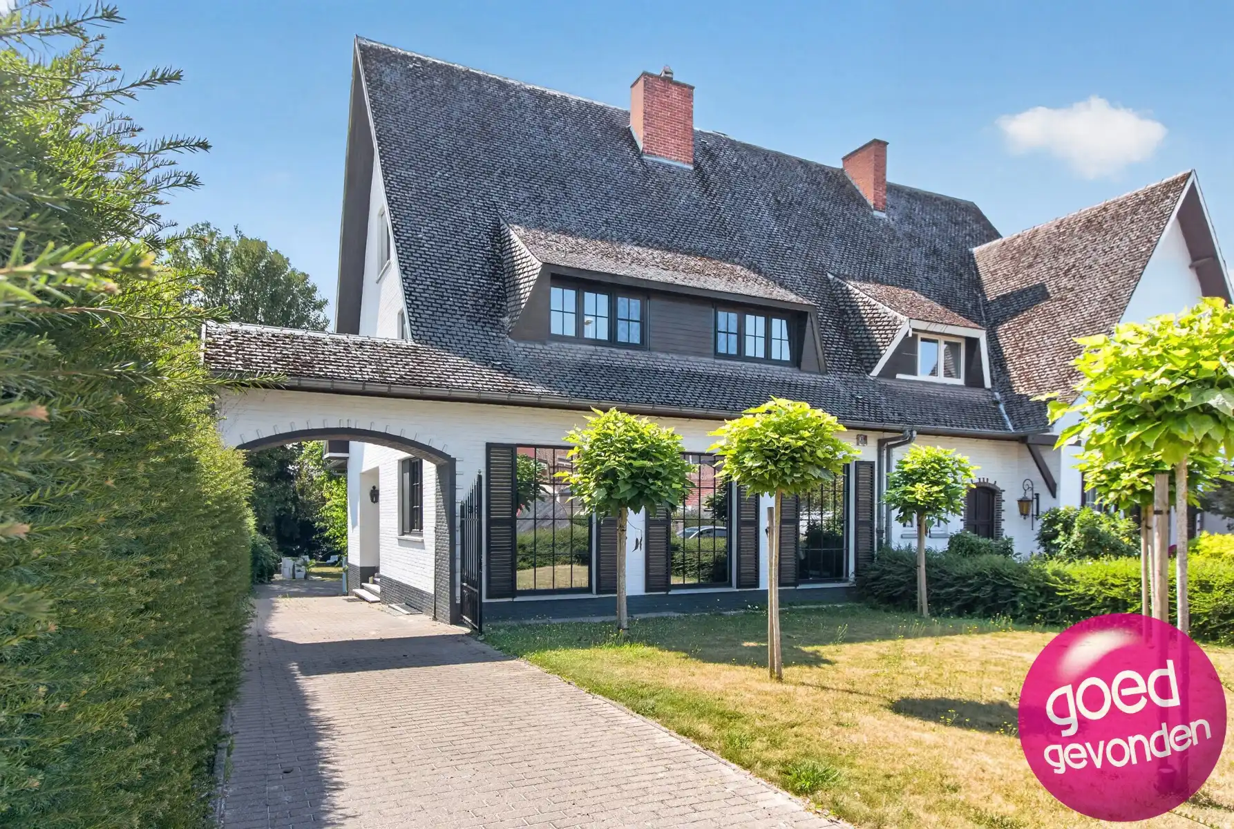 Hoofdfoto van de publicatie: VILLA - 5+ SLK - TERRASSEN - TUIN - PARKING - CENTRAAL