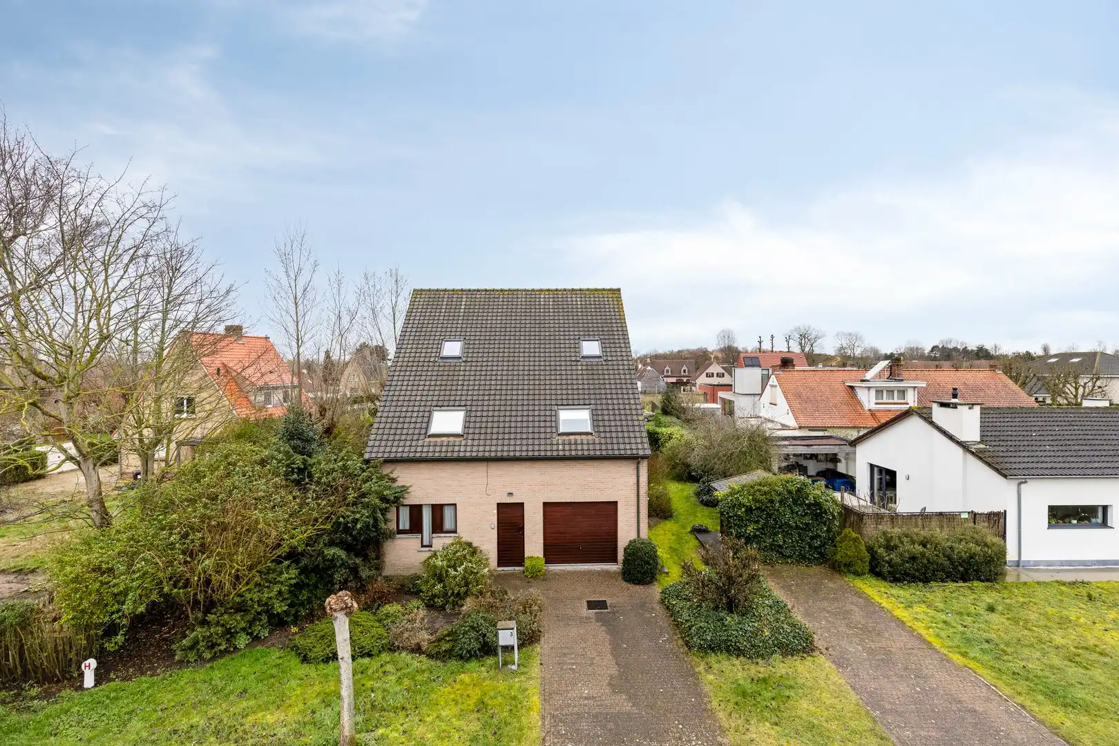 Ruim gelijkvloers appartement met grote tuin in een residentiële wijk ! foto 4