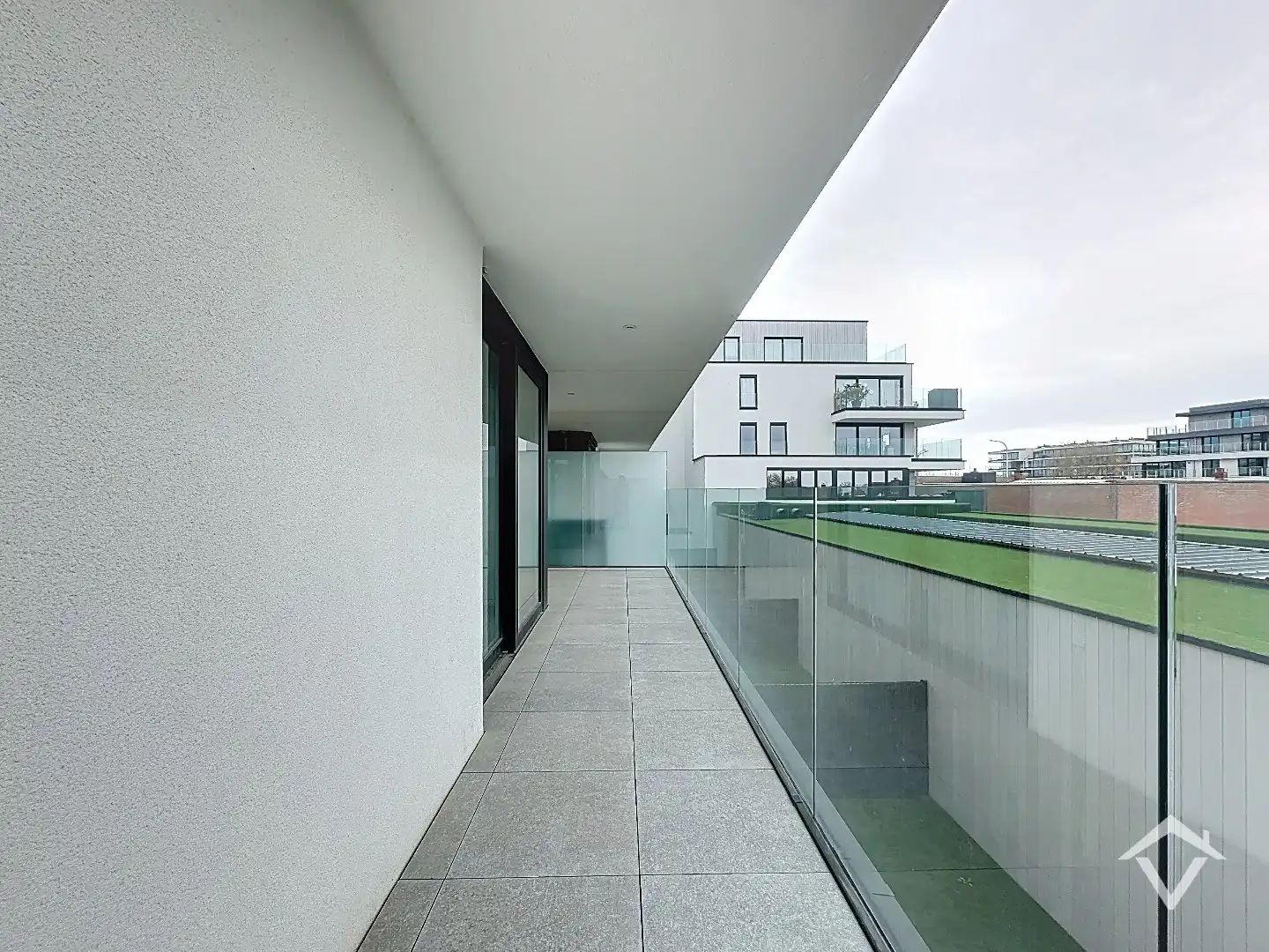 Wonen nabij jachthaven en zee - ruim appartement met terras en drie slaapkamers foto 12