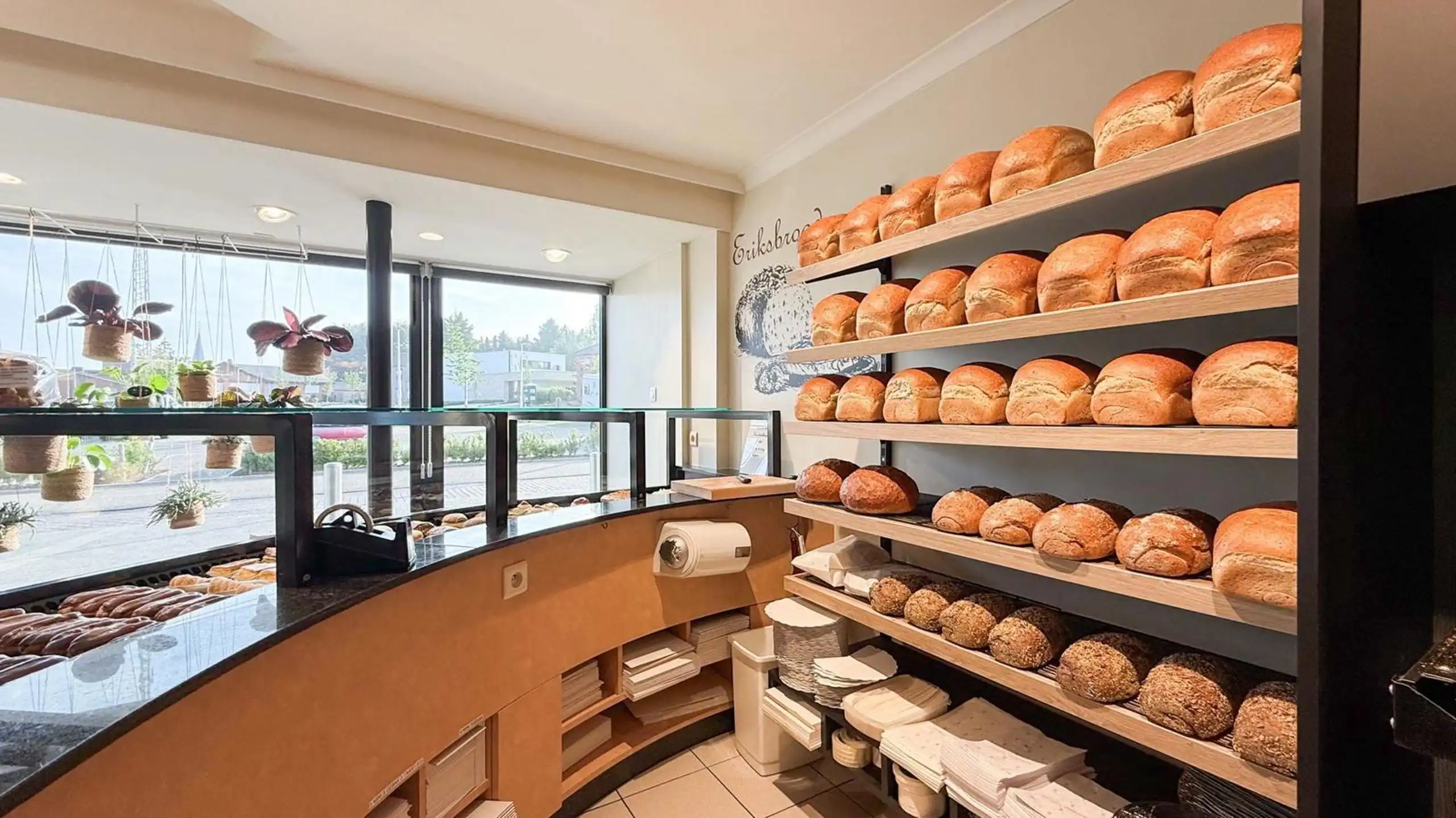 Instapklare bakkerij met woonst in het centrum van Zolder! foto 14