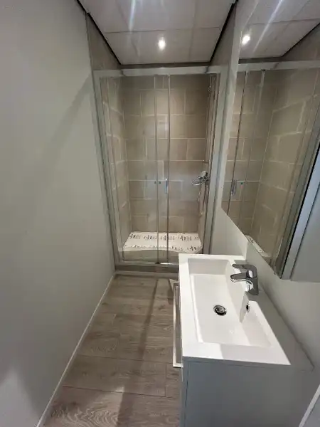 Instapklare KMO-unit met kantoren (±355 m²) op topligging foto 14