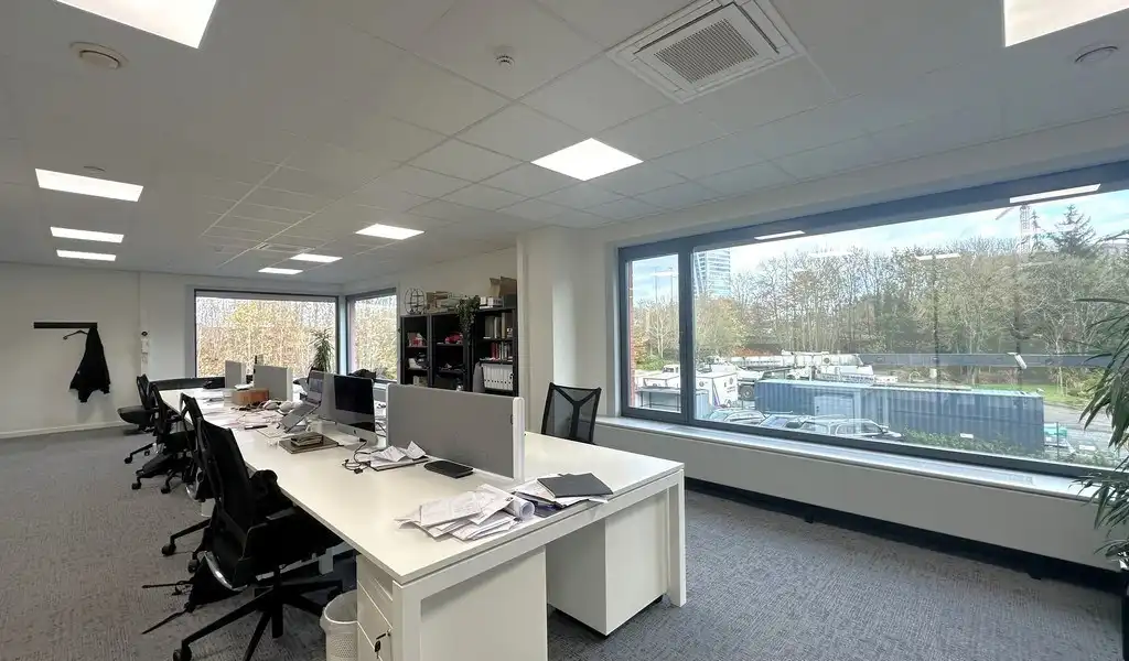 Exclusief ingericht kantoor te huur in Dionysius KMO center te Sint-Denijs-Westrem foto 12