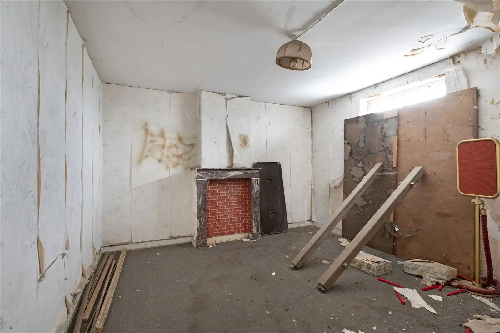 Te renoveren (of afbraak) 3 gevelwoning met tuin op 5are10 foto 7