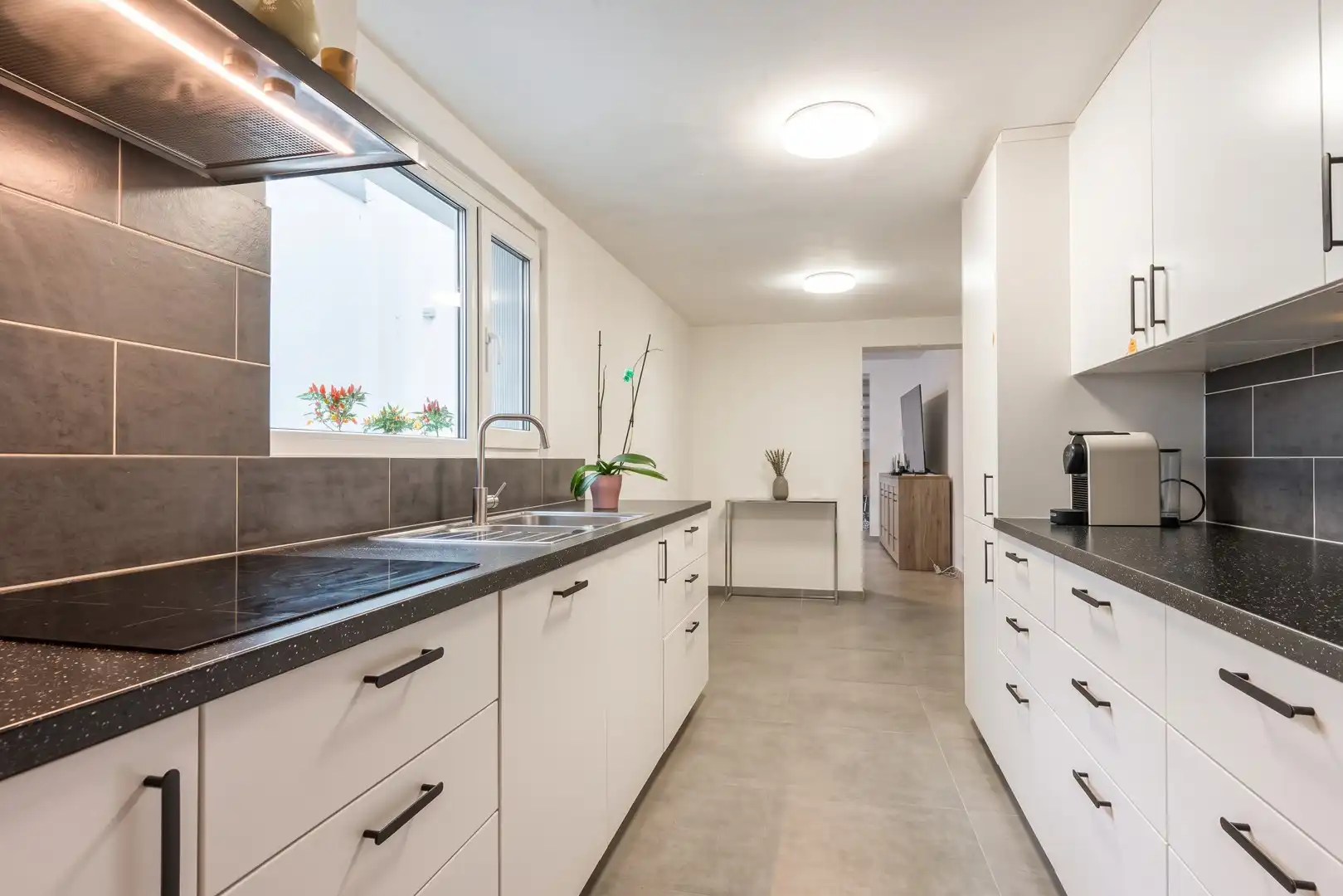 Ruime gezinswoning in Eeklo met 5 slaapkamers, 2 badkamers en gezellige stadskoer foto 6