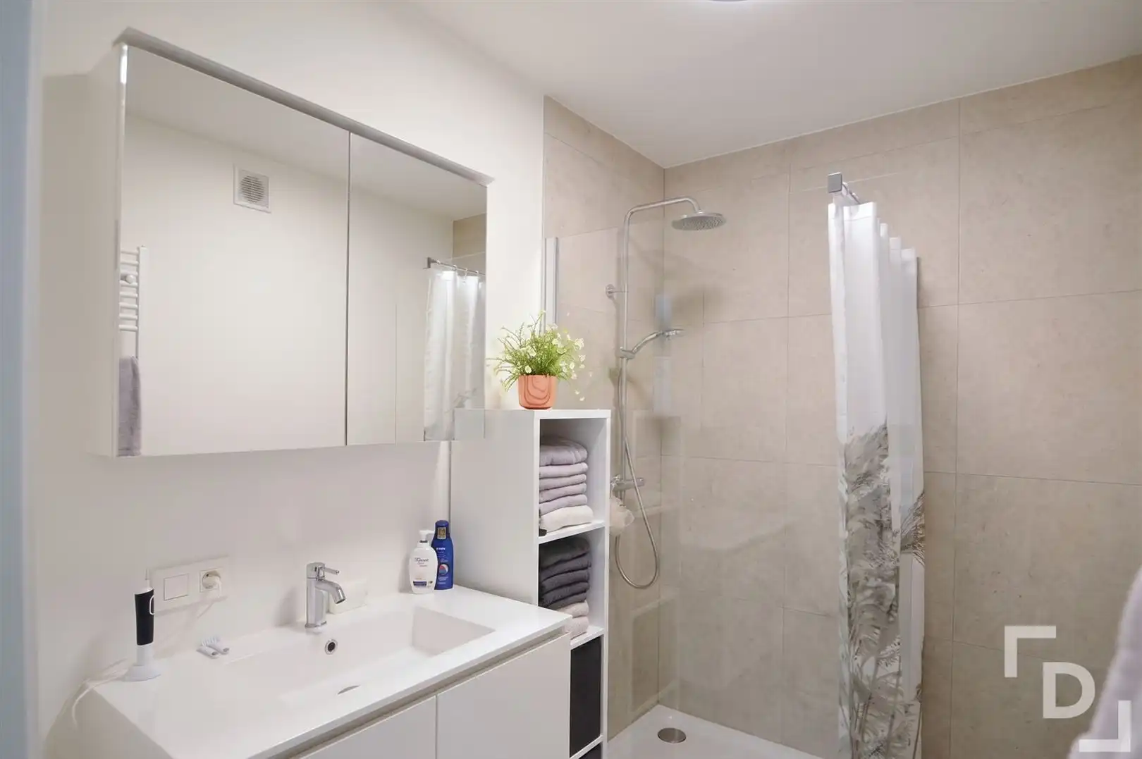 Modern appartement met staanplaats te huur in centrum Ieper foto 7