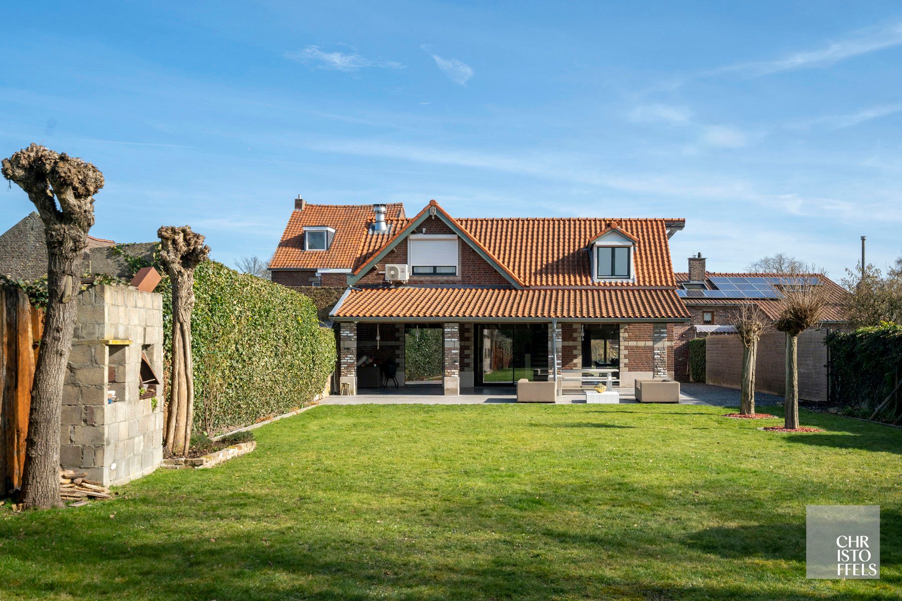 Gerenoveerde langgevel hoeve op een perceel van 1.060 m²!  foto 32