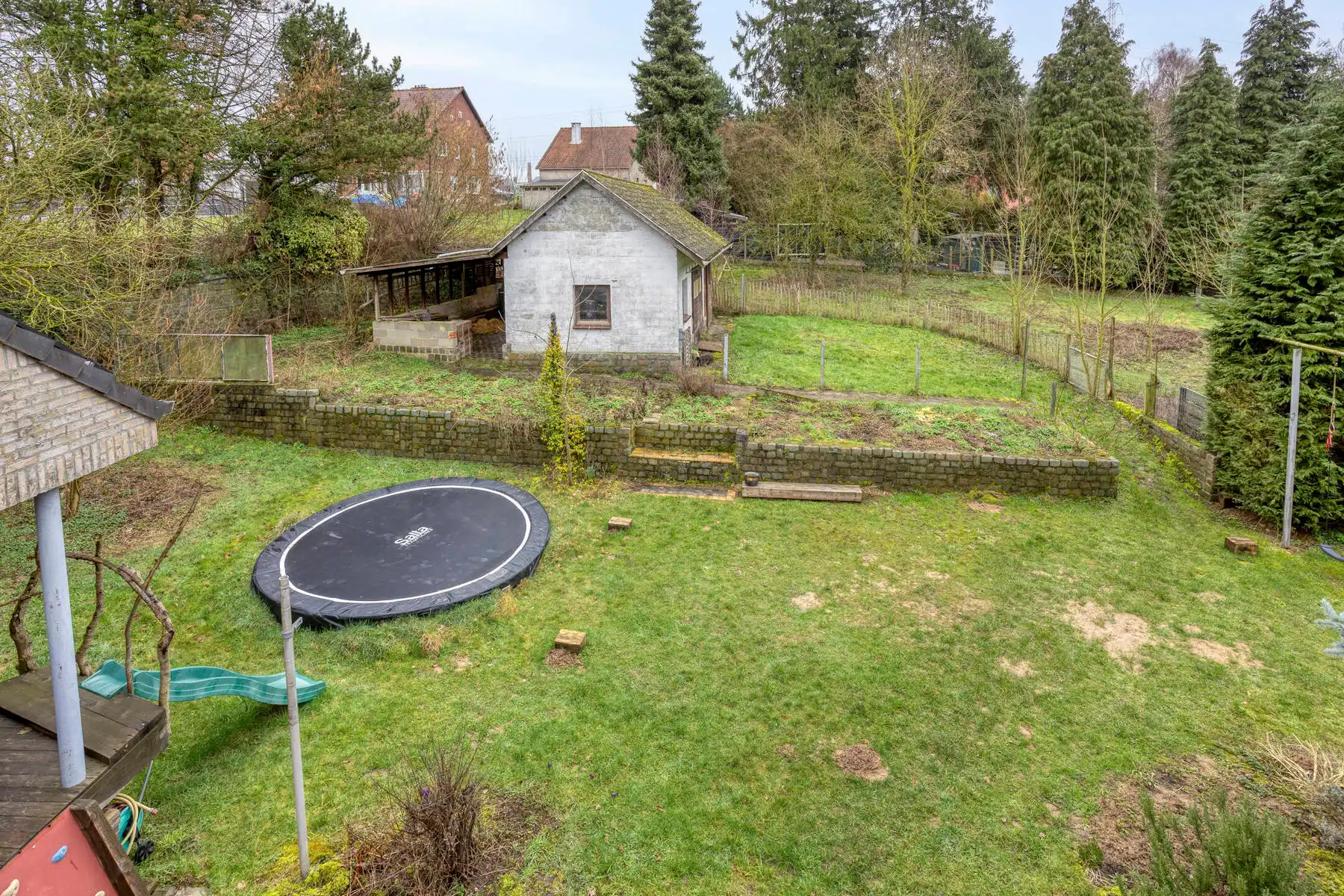 Ruime villa in een groene omgeving foto 31