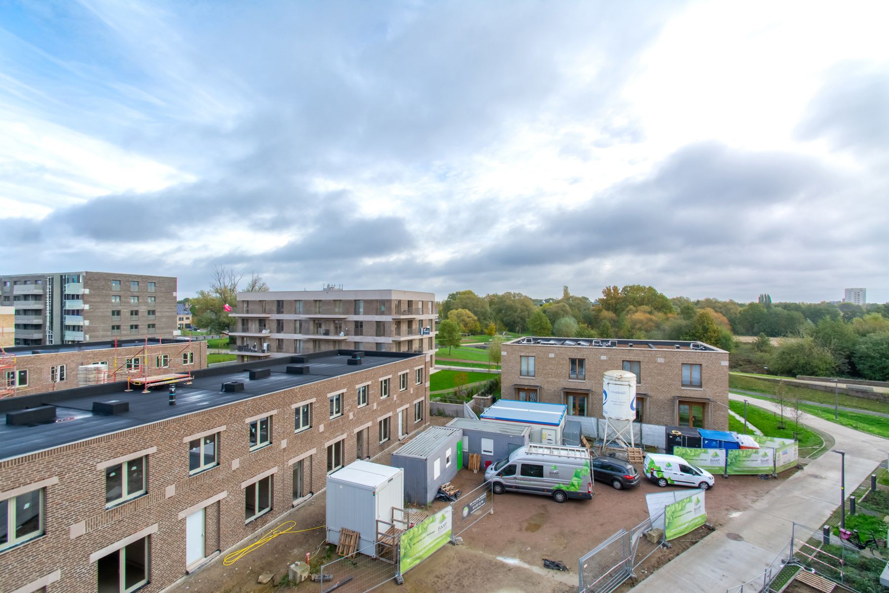 Rustig en comfortabel 2slpk appt. met zicht op park  foto 8
