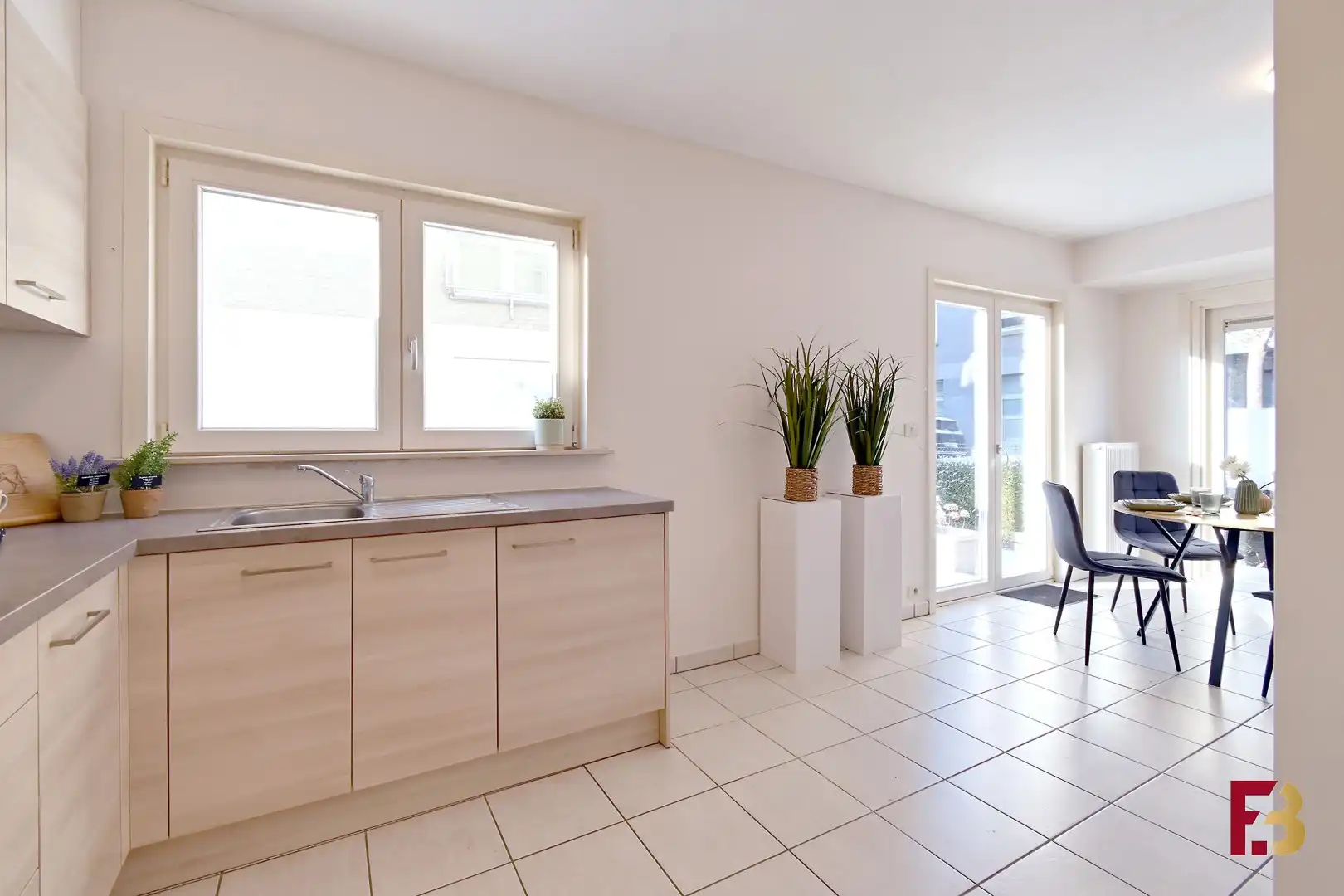 Instapklaar gelijkvloers appartement met terras in hartje Oudenaarde foto 11