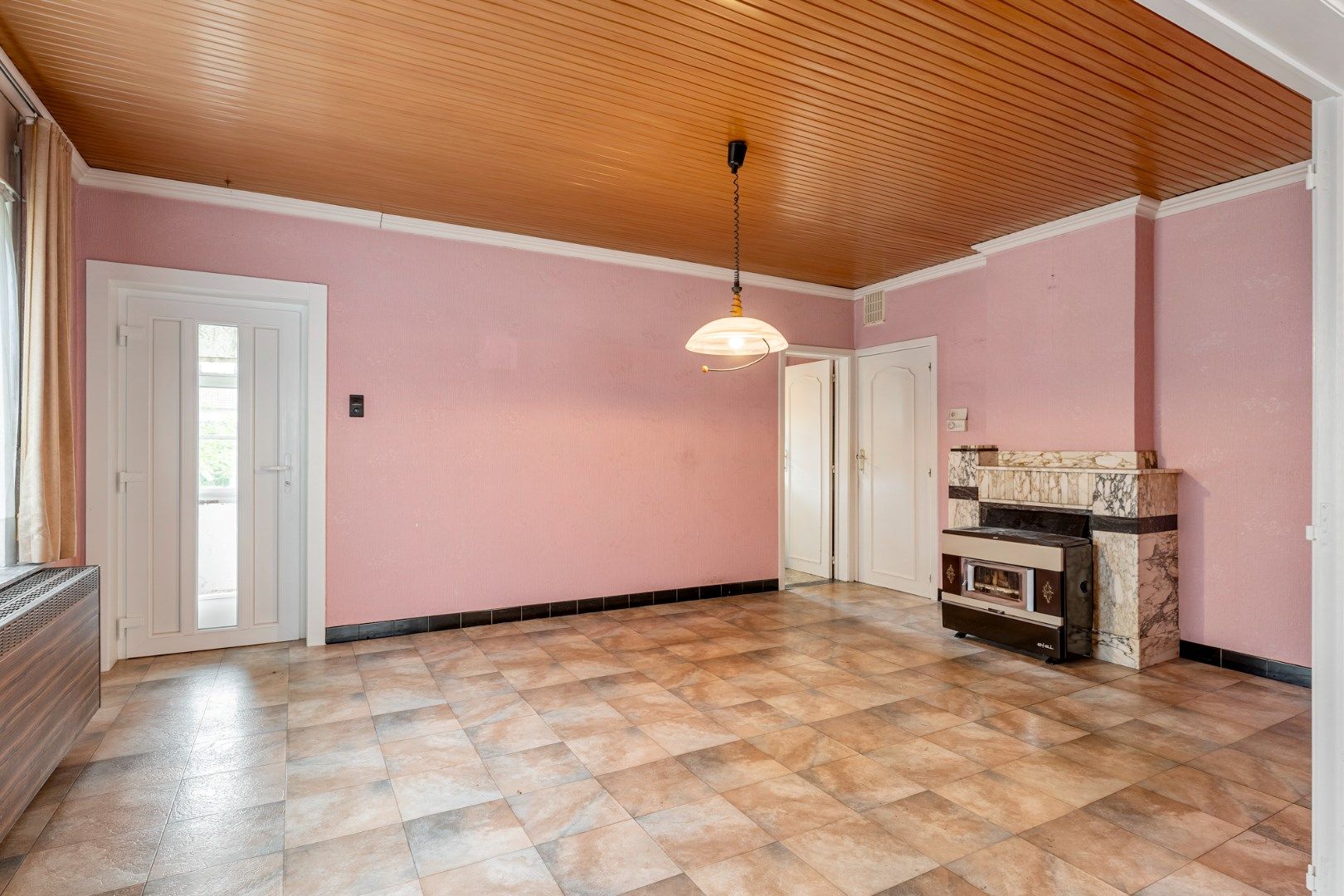 Te renoveren vrijstaande woning op een gunstig gelegen perceel van 12a 07ca vlakbij het centrum foto 11