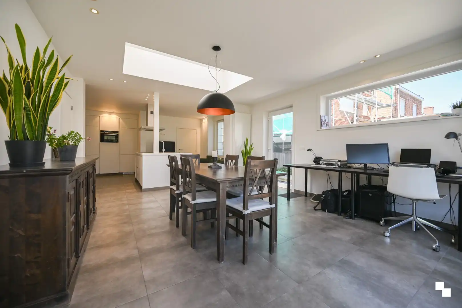 Zeer verzorgde eengezinswoning met drie slaapkamers en garage foto 12