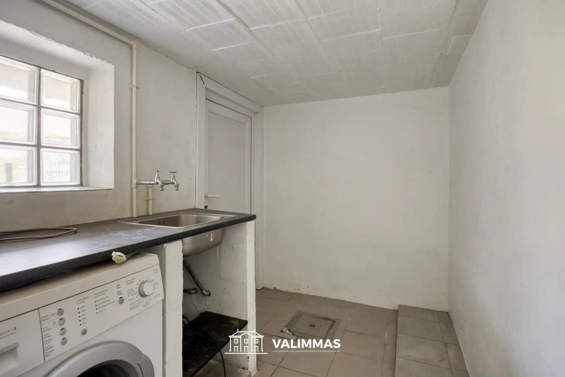 Welgelegen en verzorgde driegevelwoning met garage en tuin foto 14