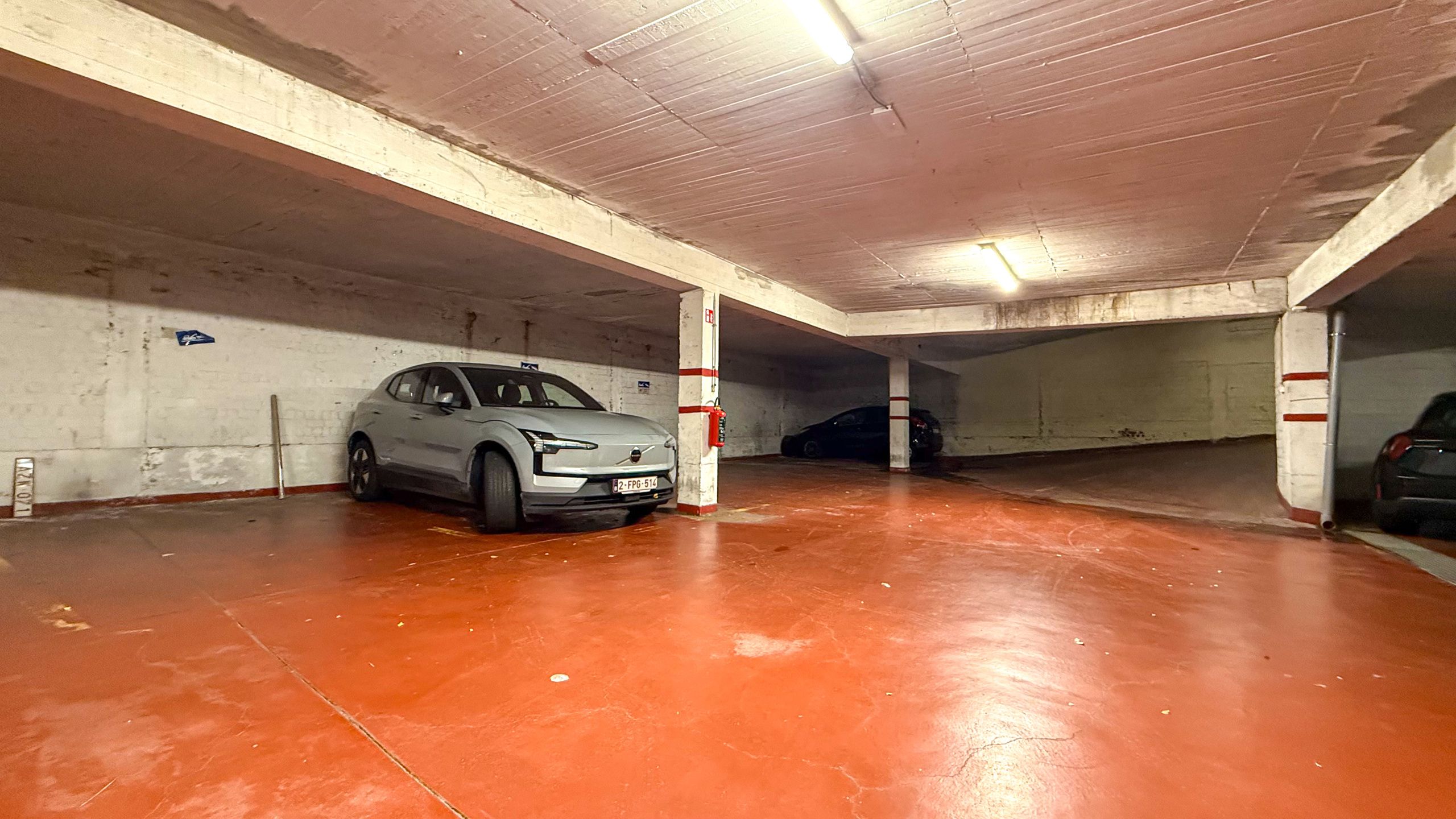 Residentieel modern appartement met ondergronde parking! foto 23