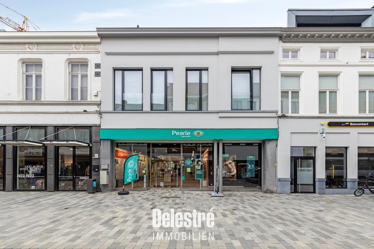 Opbrengsteigendom verhuurd aan PEARLE OPTICIENS  foto {{pictureIndex}}