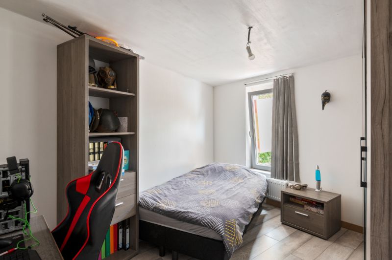 Instapklare woning met 4 slaapkamers en zonnige tuin foto 18