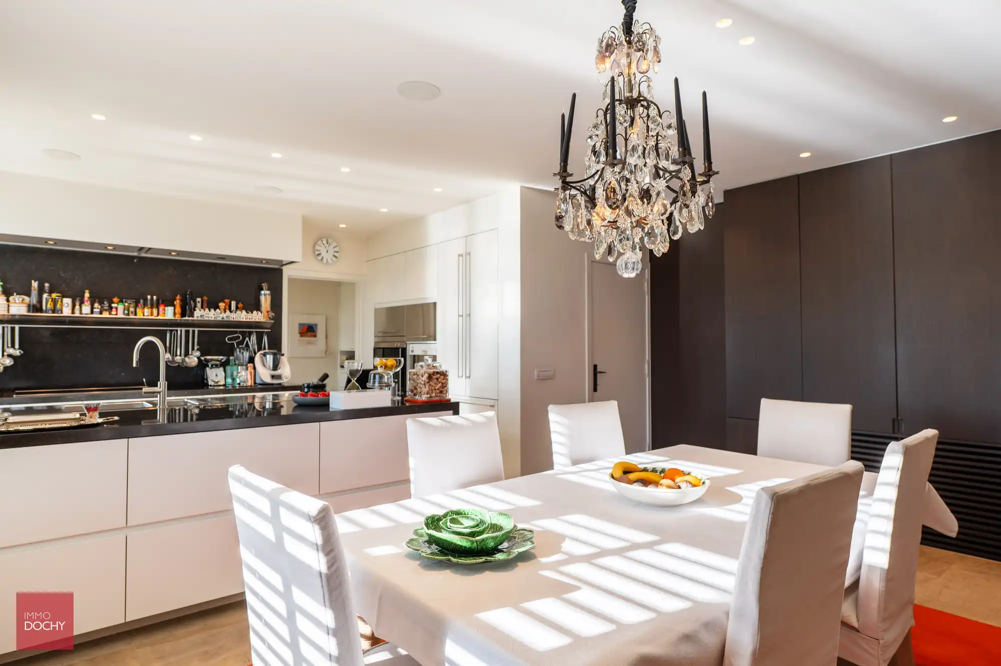 Zeer goed onderhouden ruime villa op 5.328m² foto 10