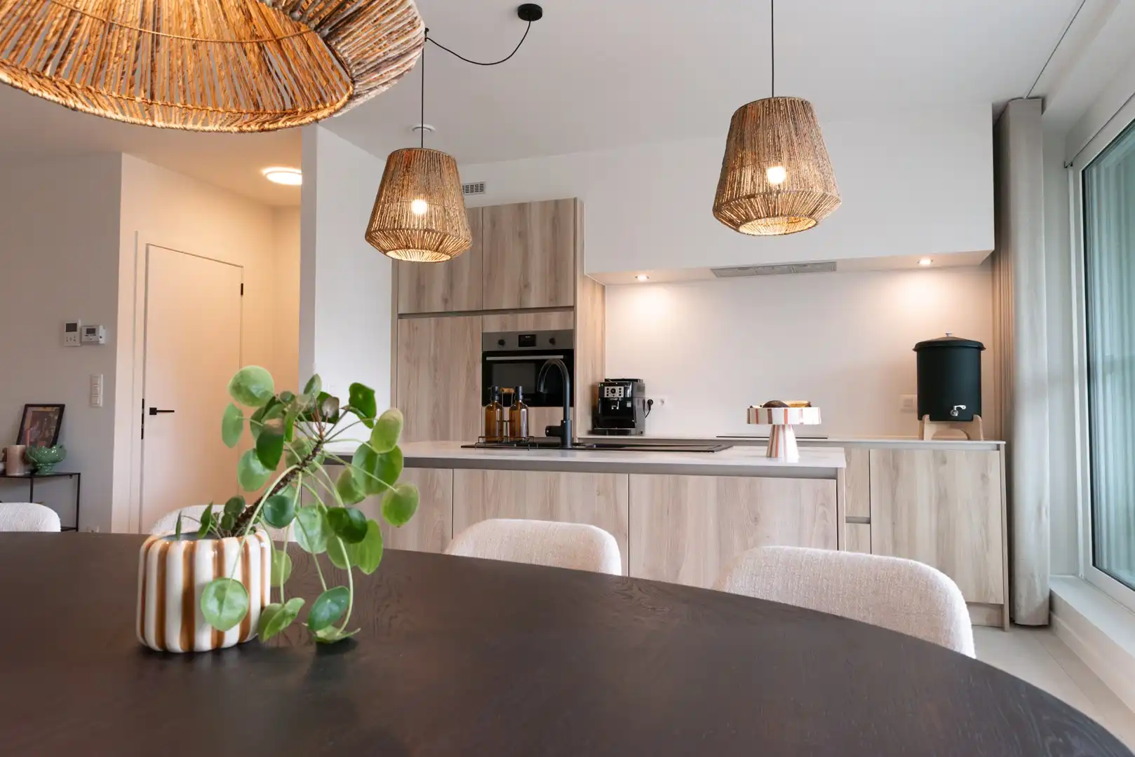 Stijlvol en energiezuinig nieuwbouwappartement met 2 slaapkamers en ruim overdekt terras, op wandelafstand van het centrum van Sint-Truiden. foto 7