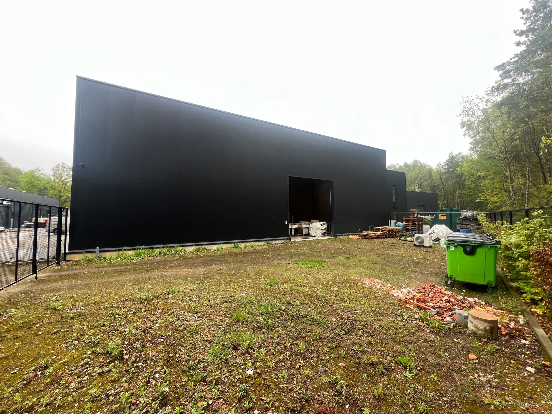 Nieuwbouw kmo-unit (220m²) met buitenterrein foto 3