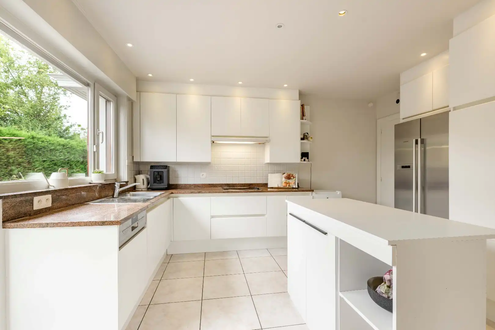KARAKTERVOLLE ALLEENSTAANDE WONING MET 5 SLAAPKAMERS EN TUIN foto 8