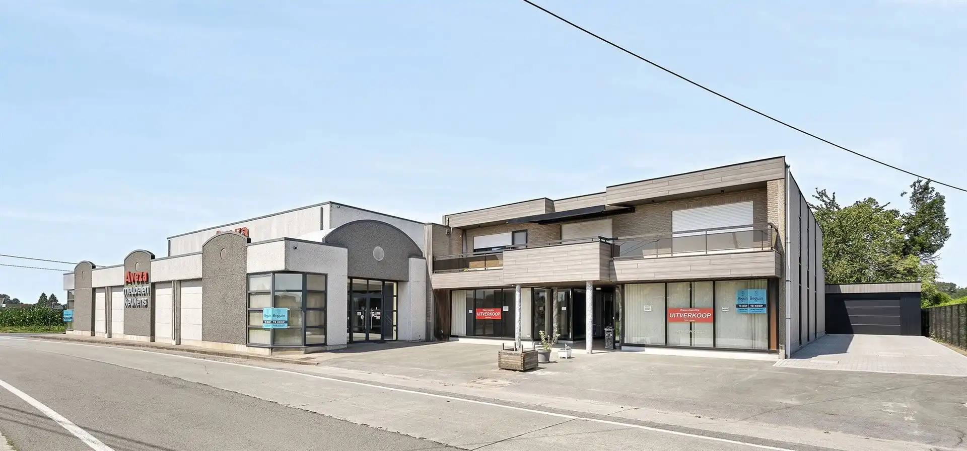 TOPgelegen commerciële hoek (showroom en atelier) met parking! foto {{pictureIndex}}