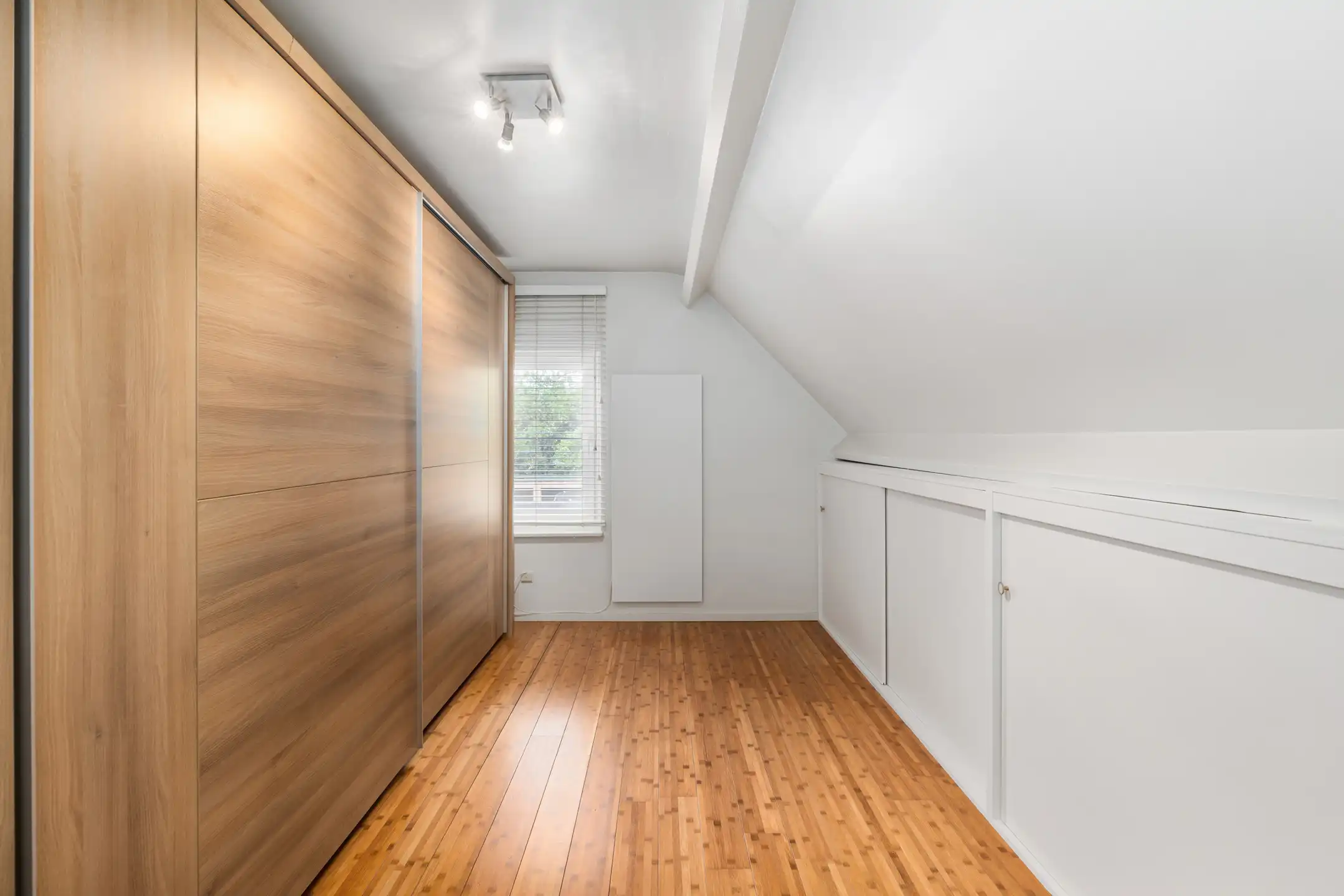 Moderne en lichtrijke huurwoning met 4 slaapkamers te Brecht foto 16